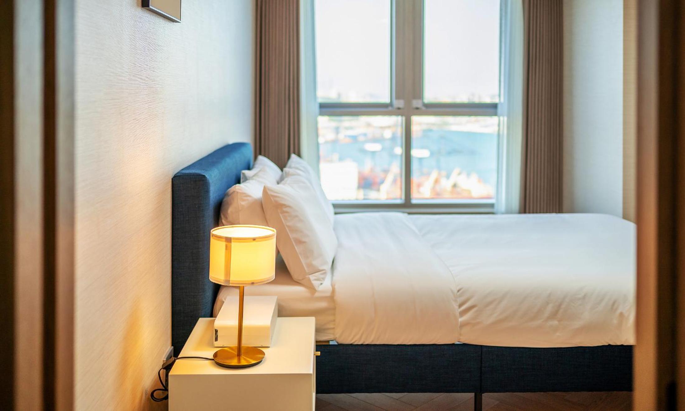 Deluxe Suite - Photo 6