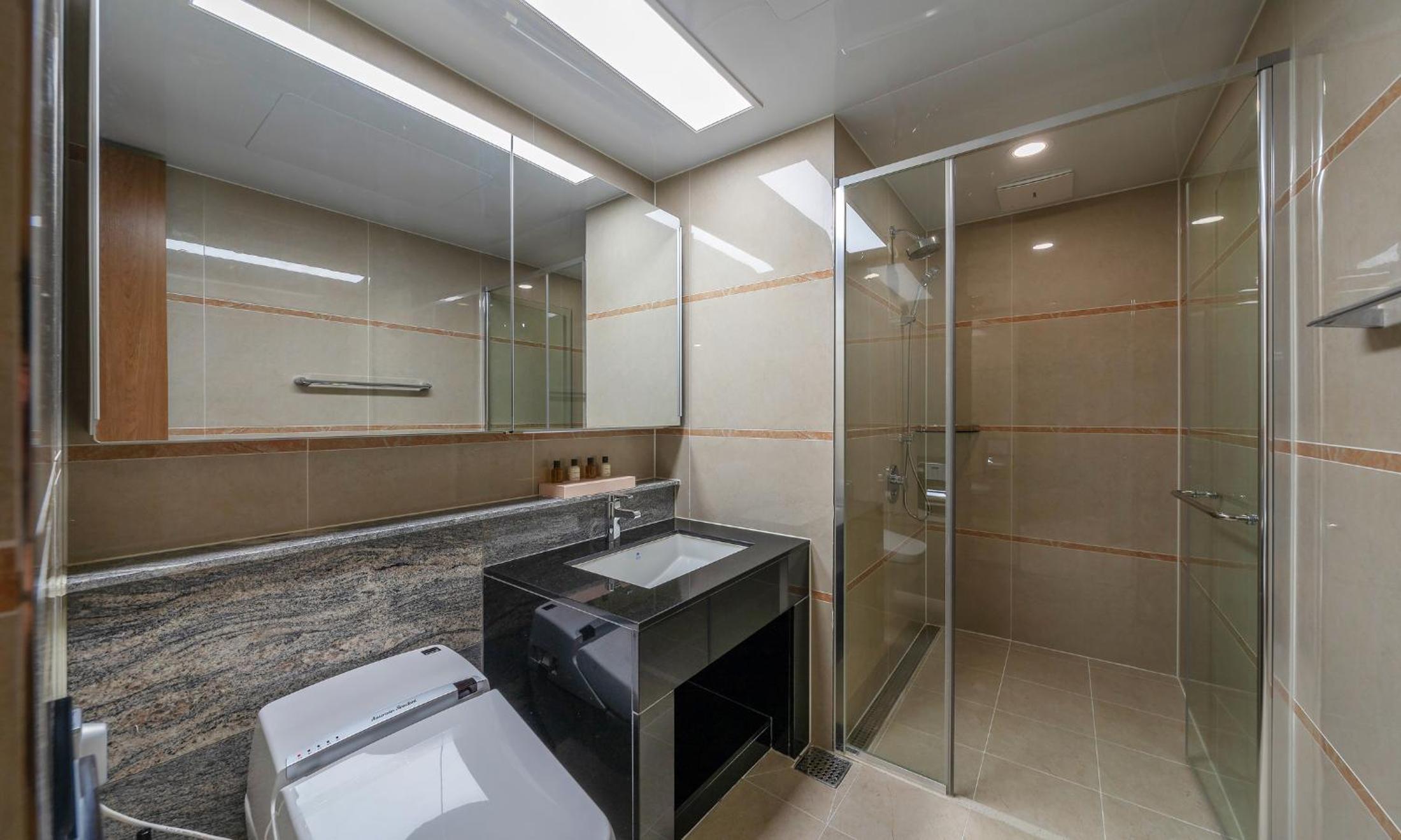 Family Suite - Photo 9