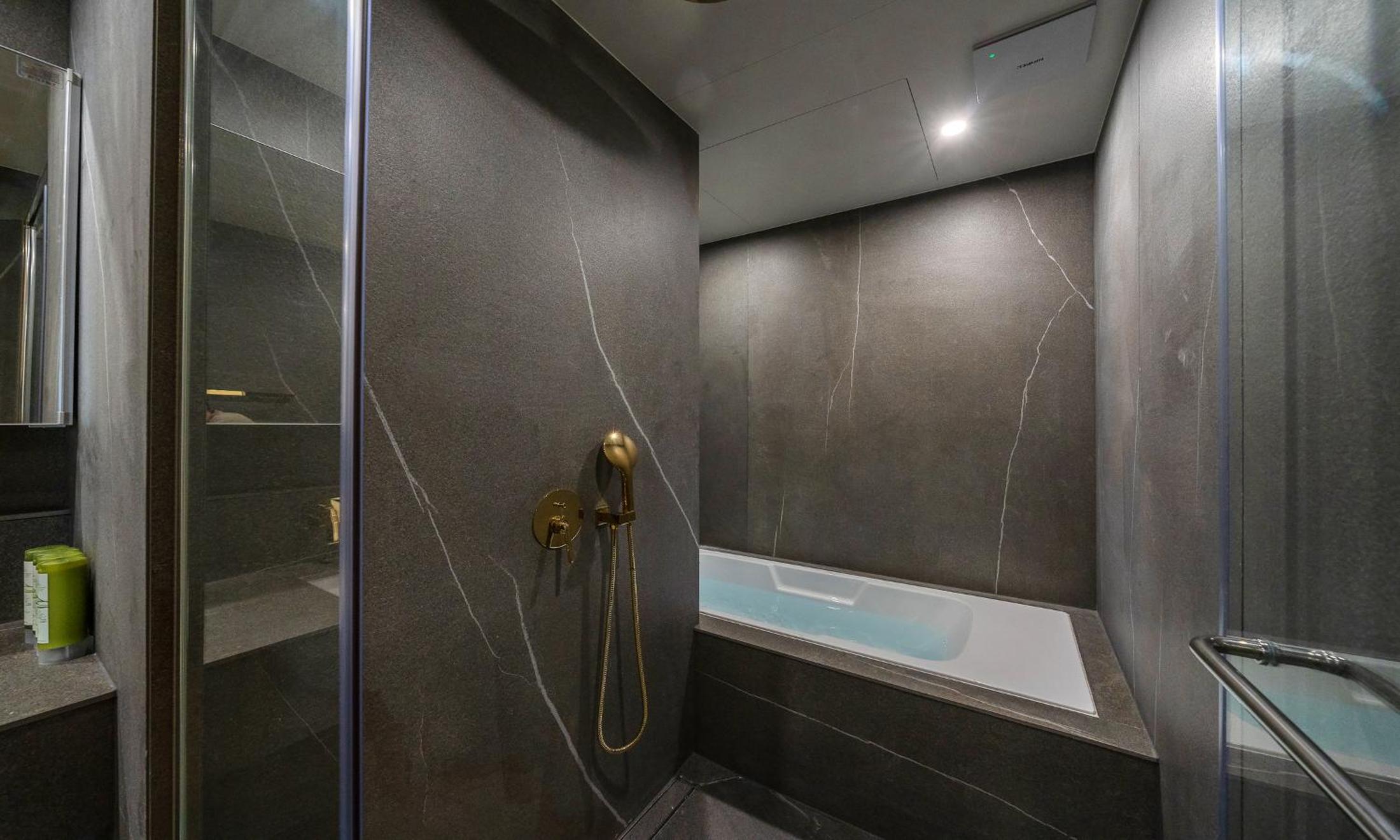 Penthouse B - Photo 12