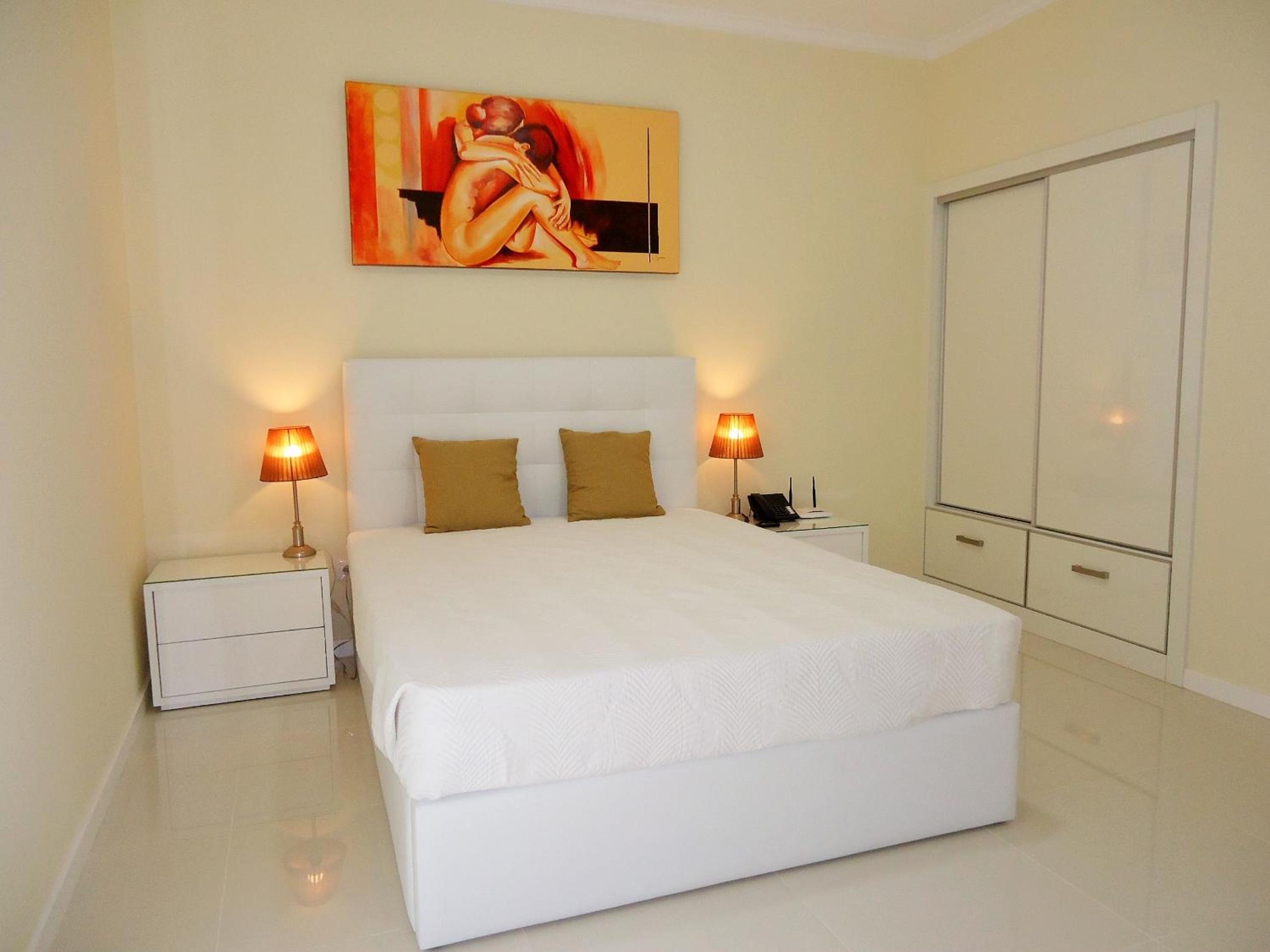Large Double Room photo 3