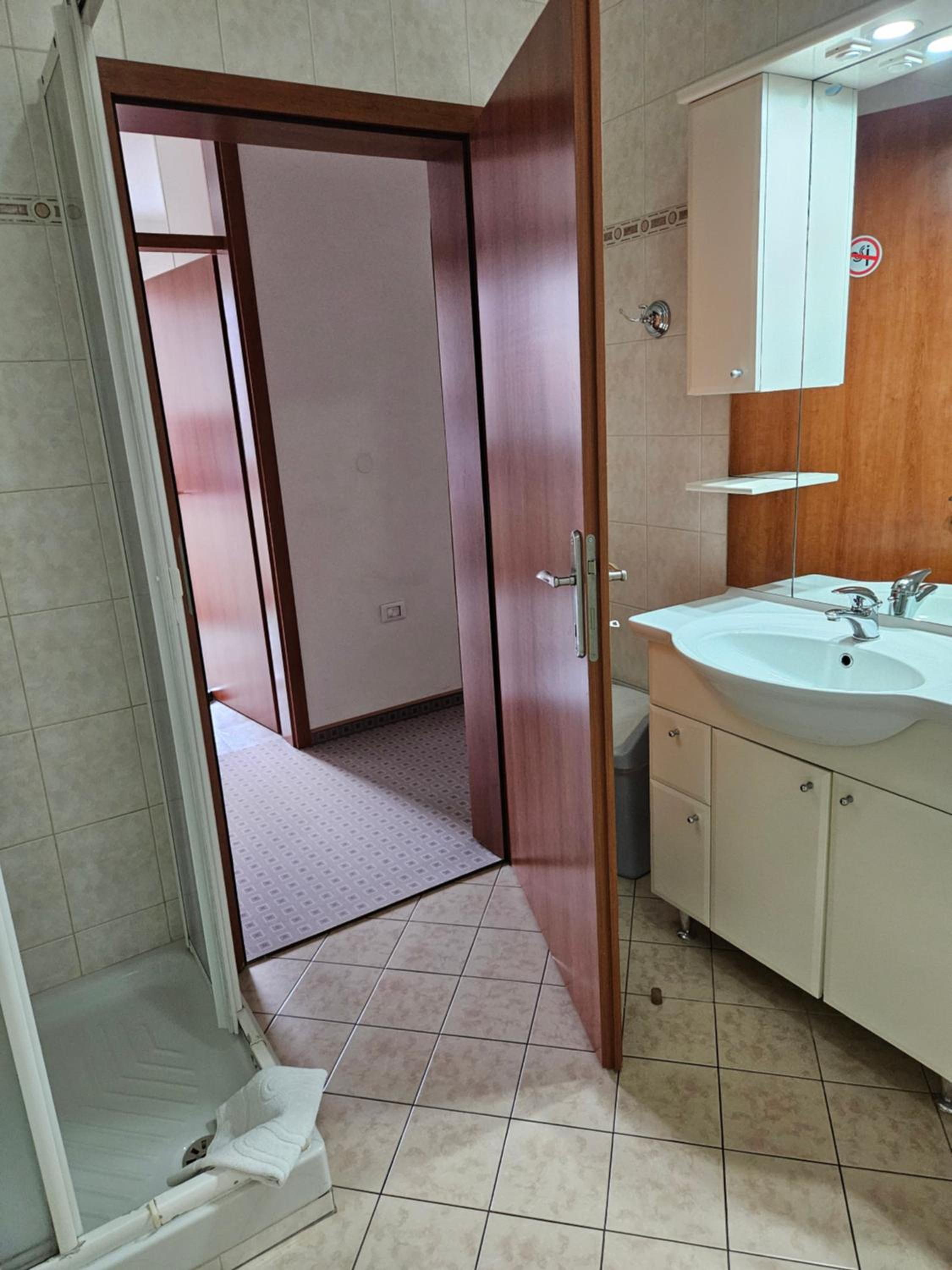 One-Bedroom Apartment - Photo 5