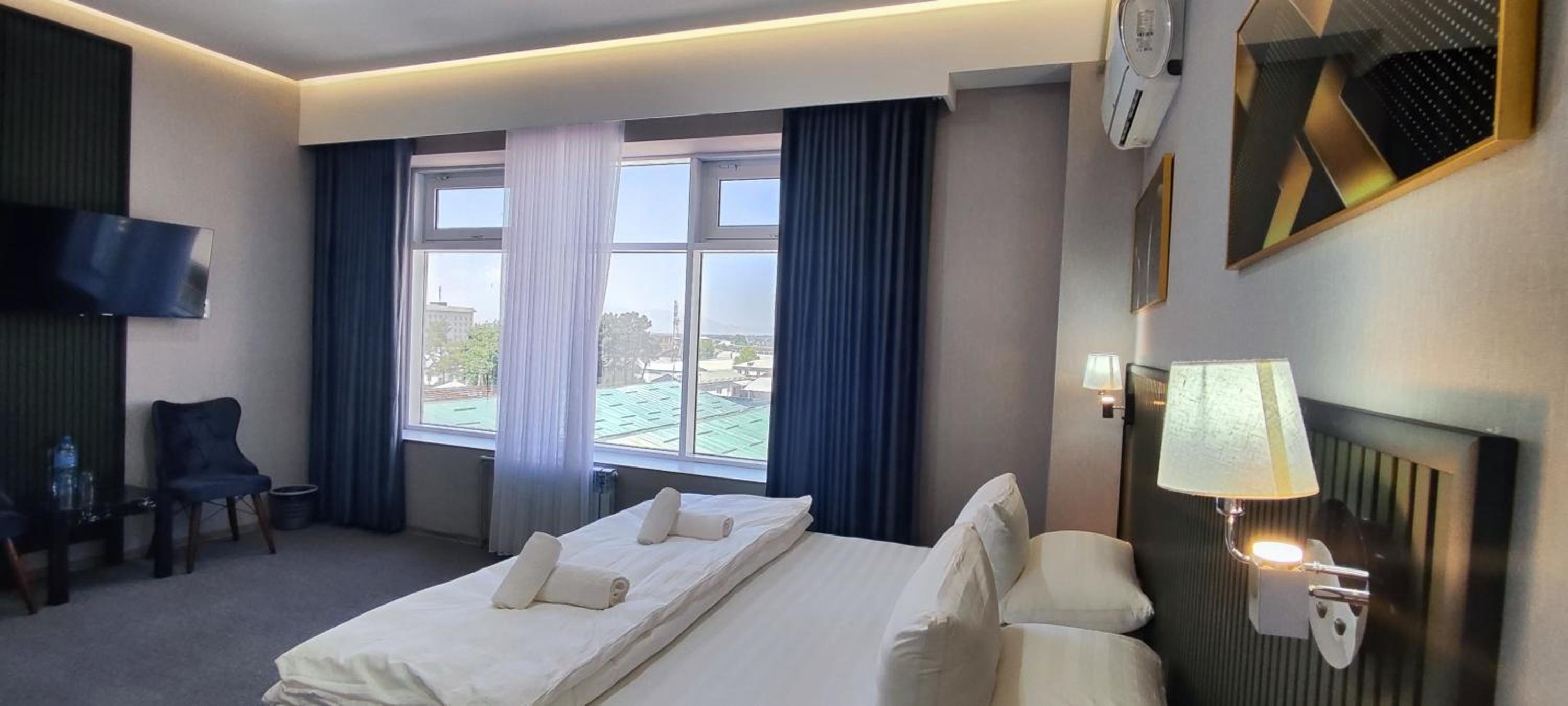 Suite with City View photo 3