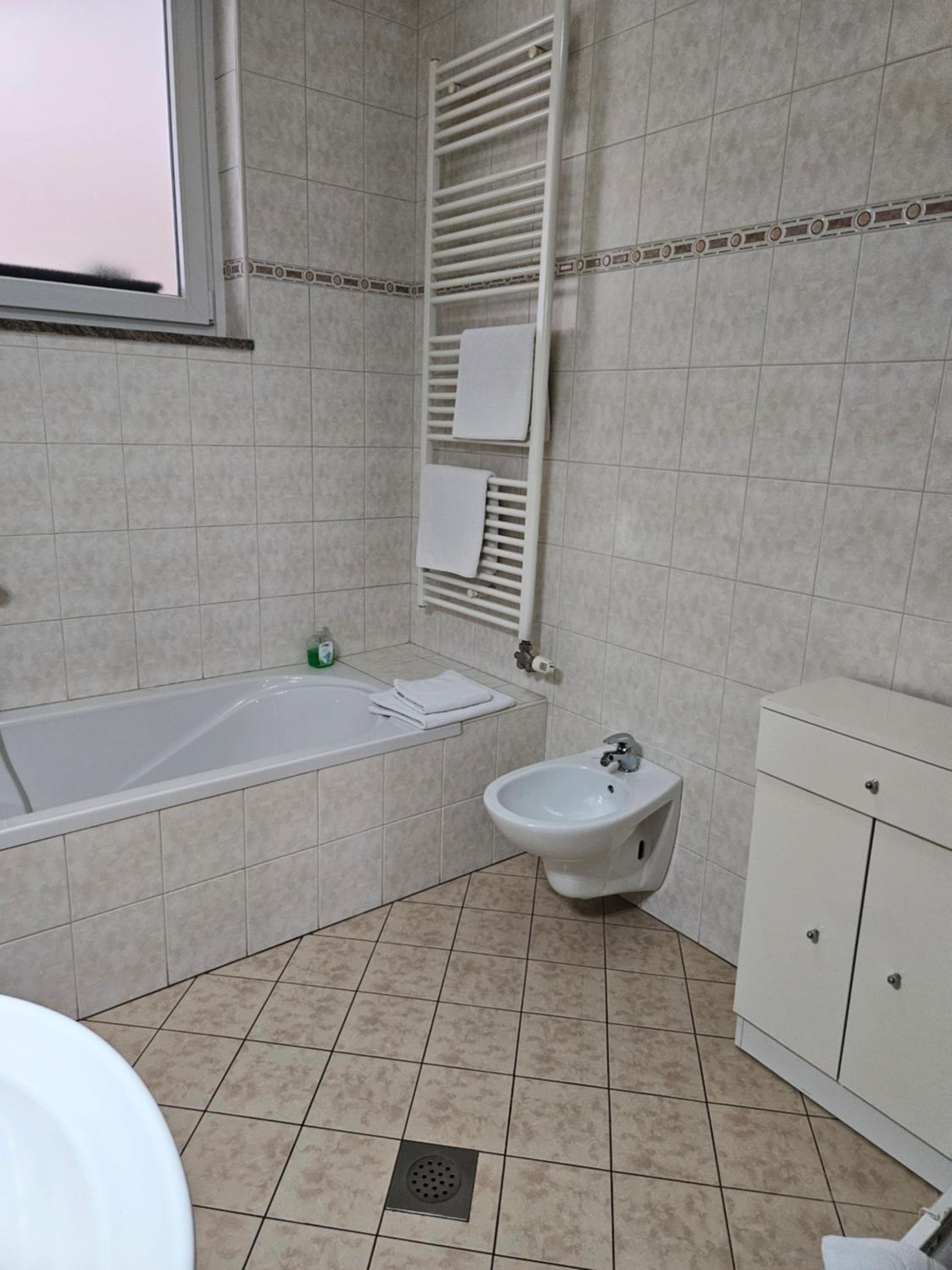 One-Bedroom Apartment - Photo 10