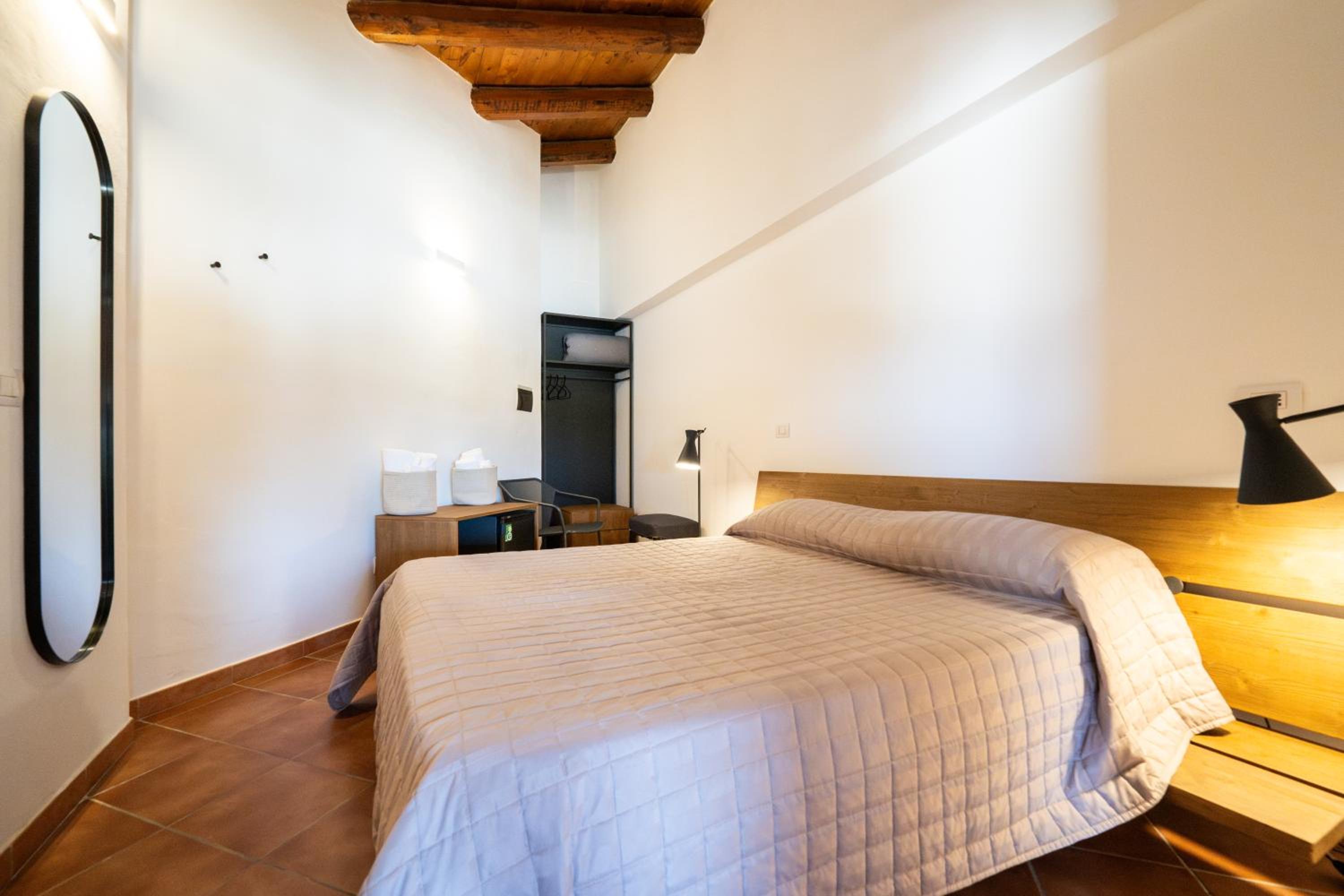 Plus Double Room - Photo 11