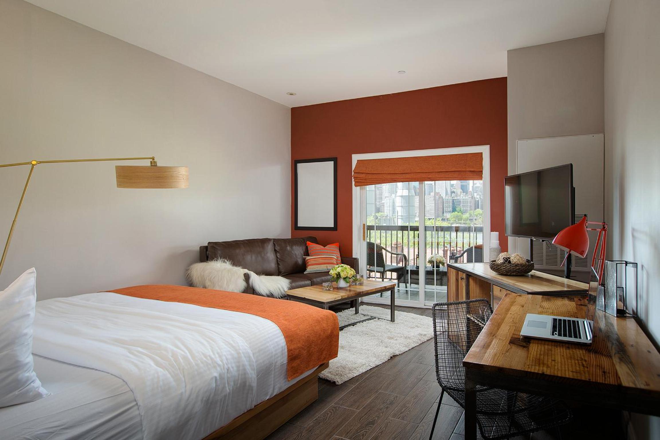 Premier King City View Room  - Photo 4