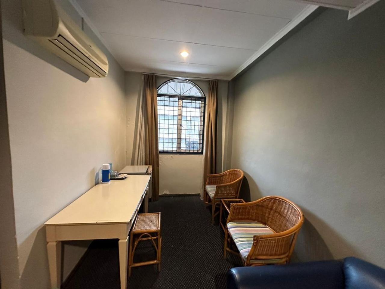 Deluxe Suite - Photo 7