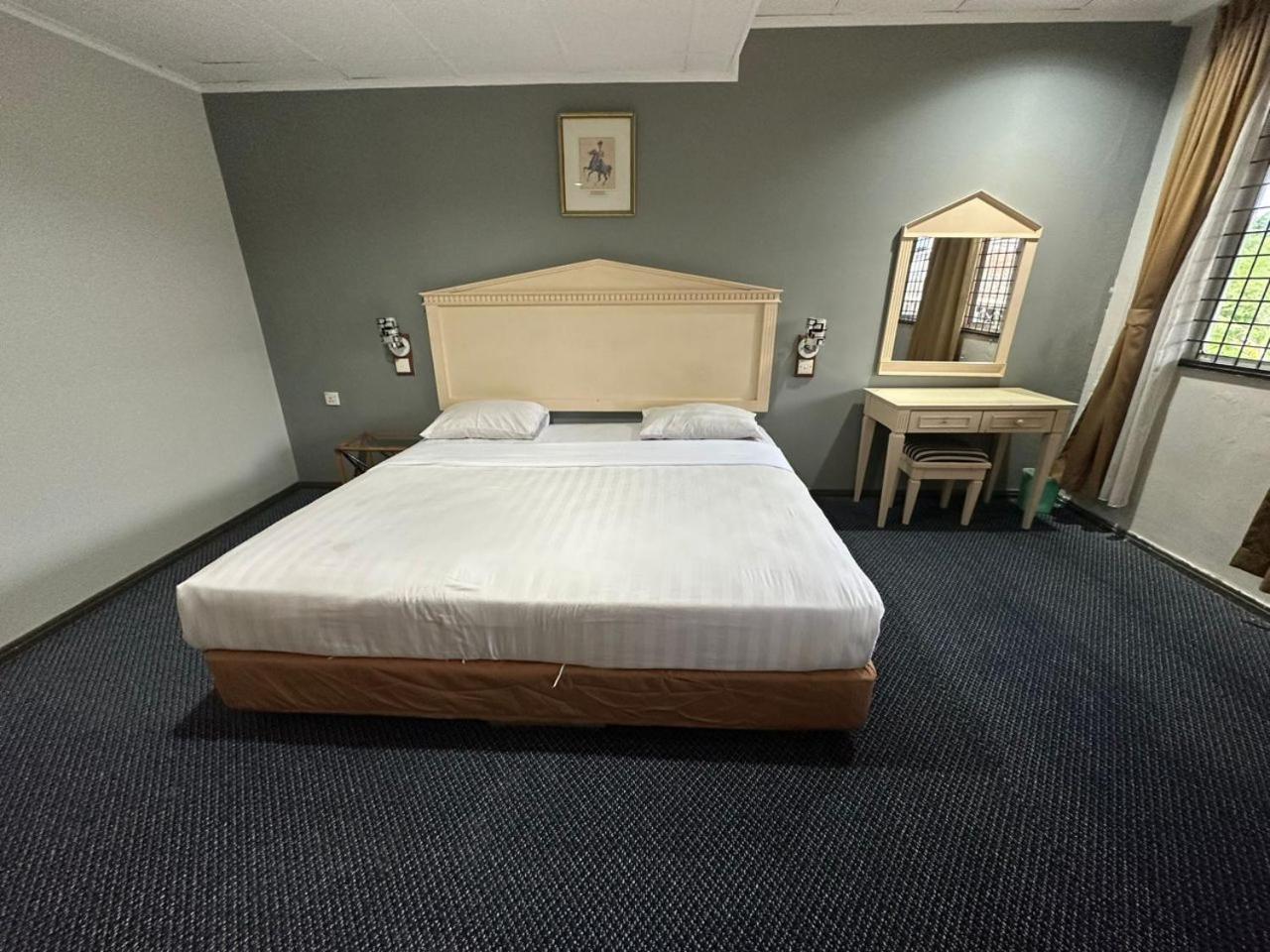 Deluxe Suite - Photo 6
