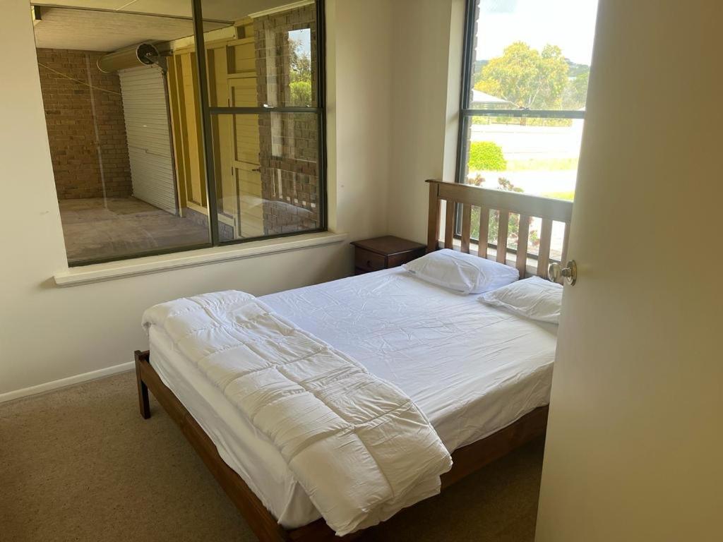 One-Bedroom House photo 1