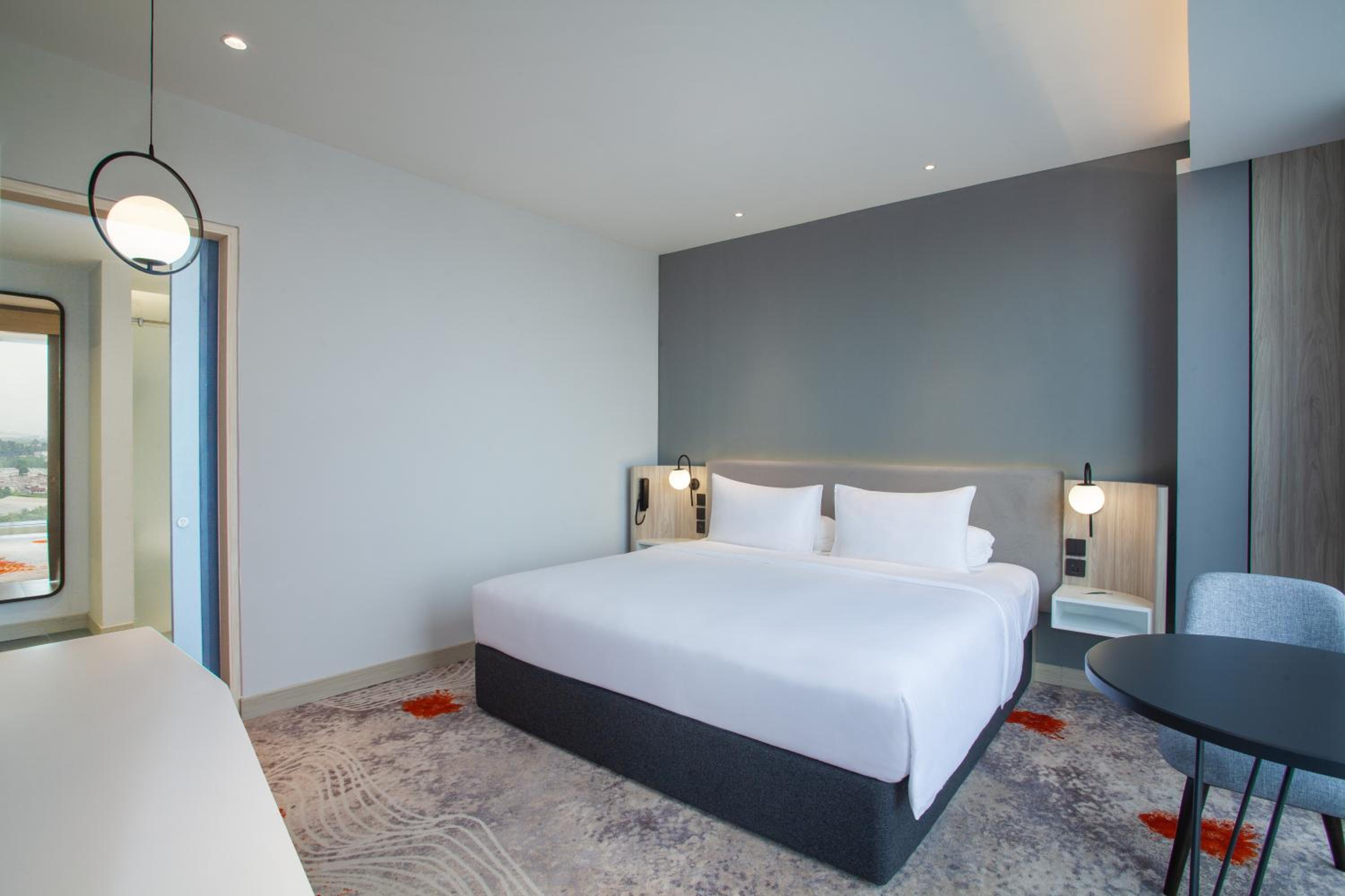 Suite - Photo 3