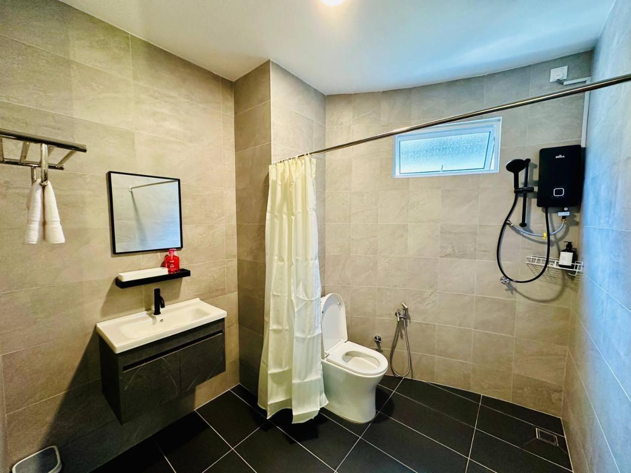 Standard Queen Room - Photo 1