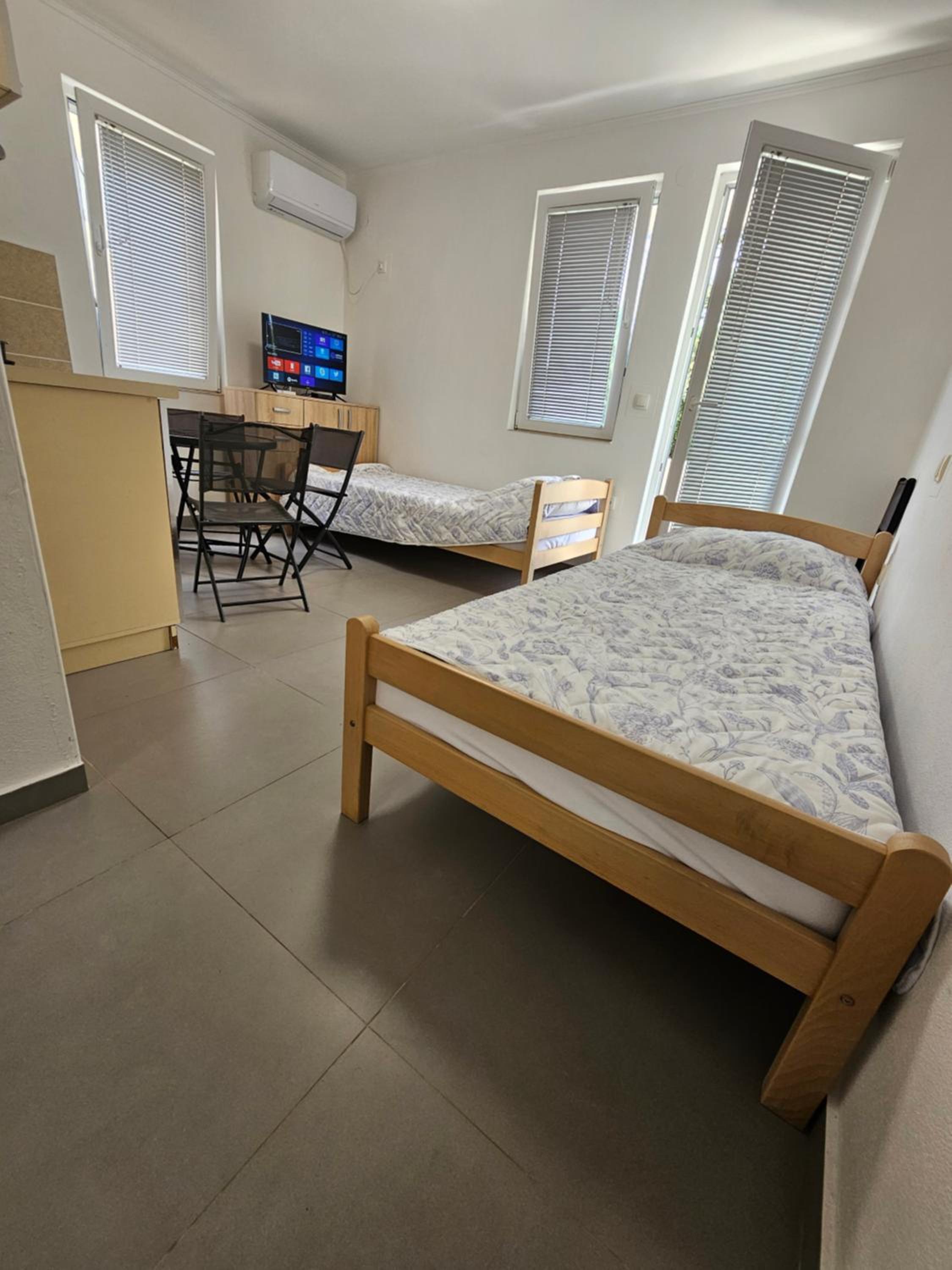 Studio Apartment photo 2