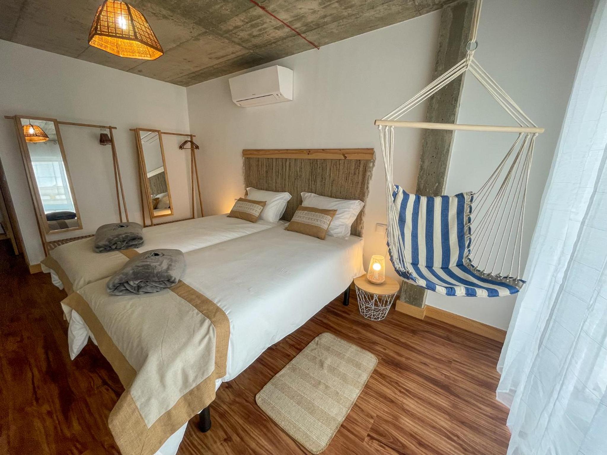 Twin Room with Pool View photo 1