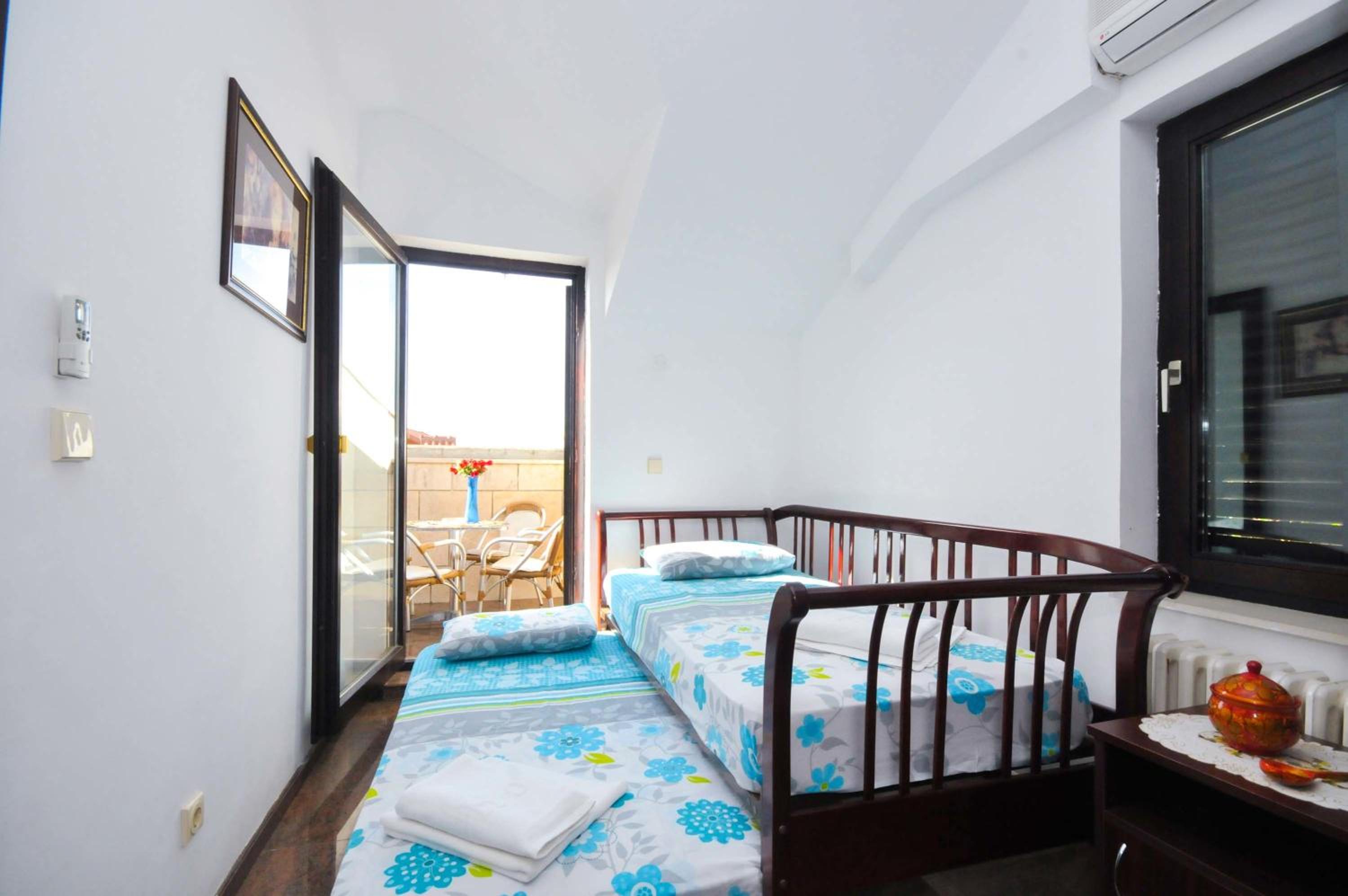 Deluxe Apartment 2 Rooms, Balcony and Sea View - Photo 1