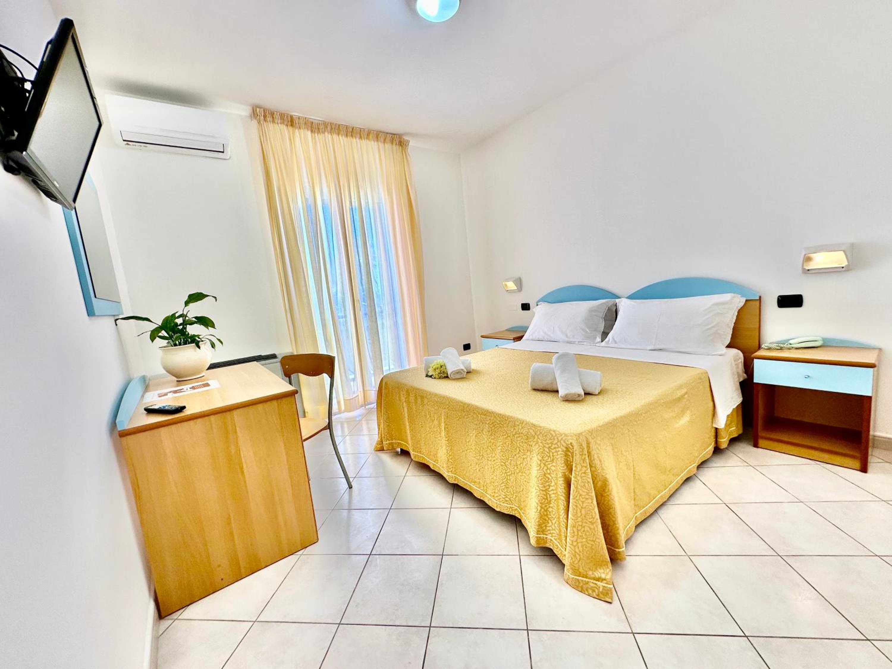 Double Room - Photo 2