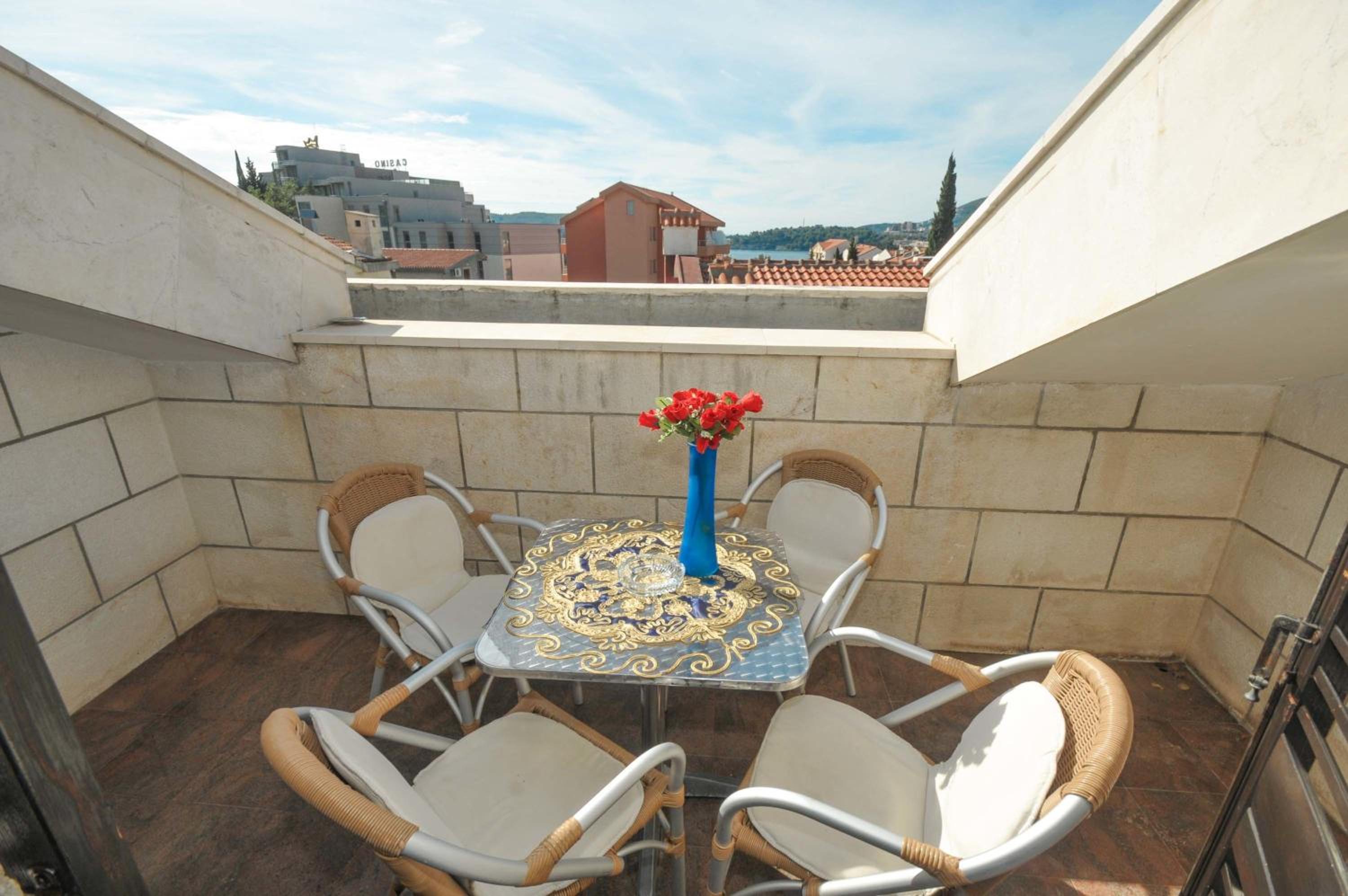 Lux Apartment with 2 Rooms,Balcony and Sea View  - Photo 4