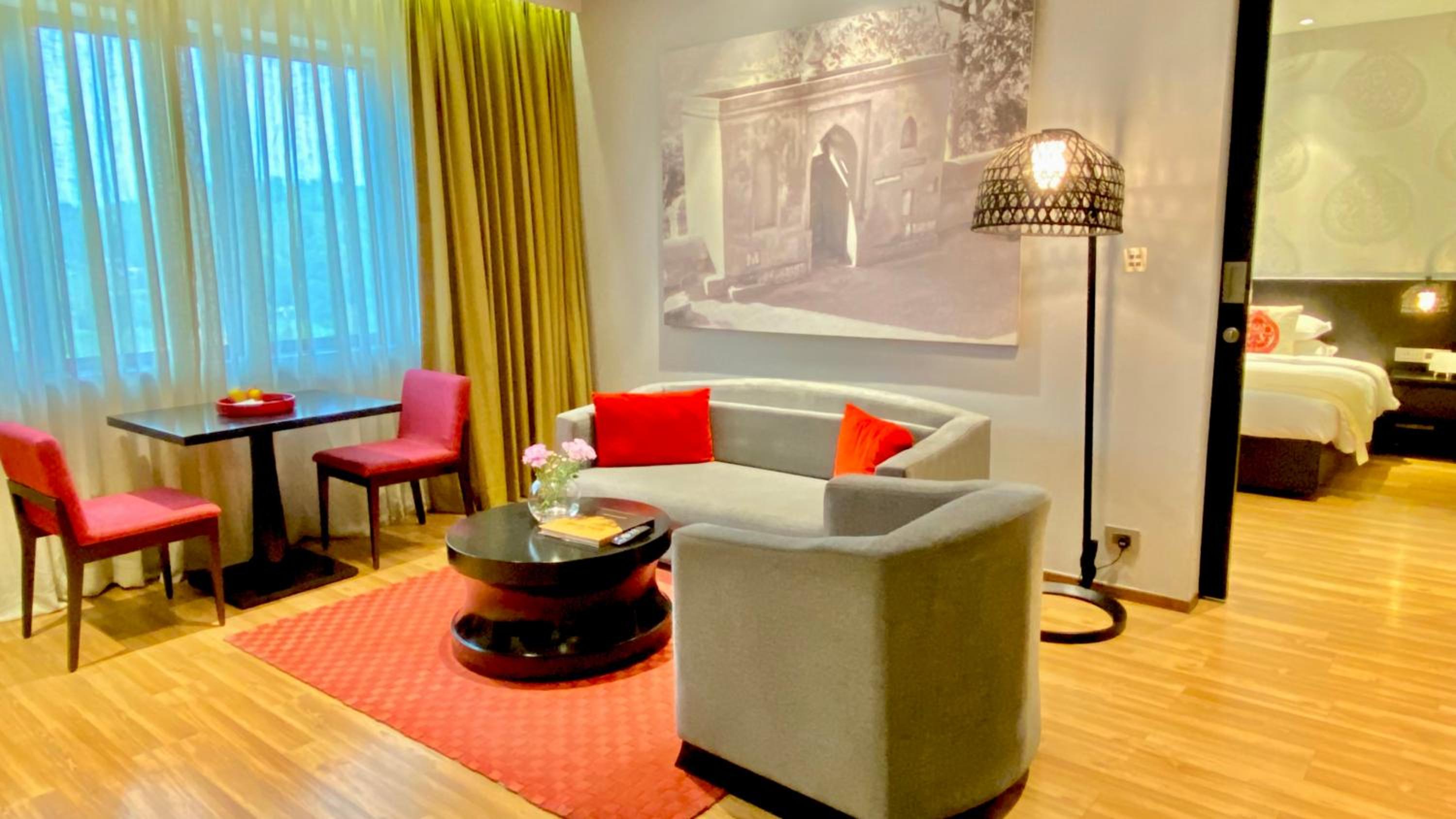 Premium Twin Room with City View