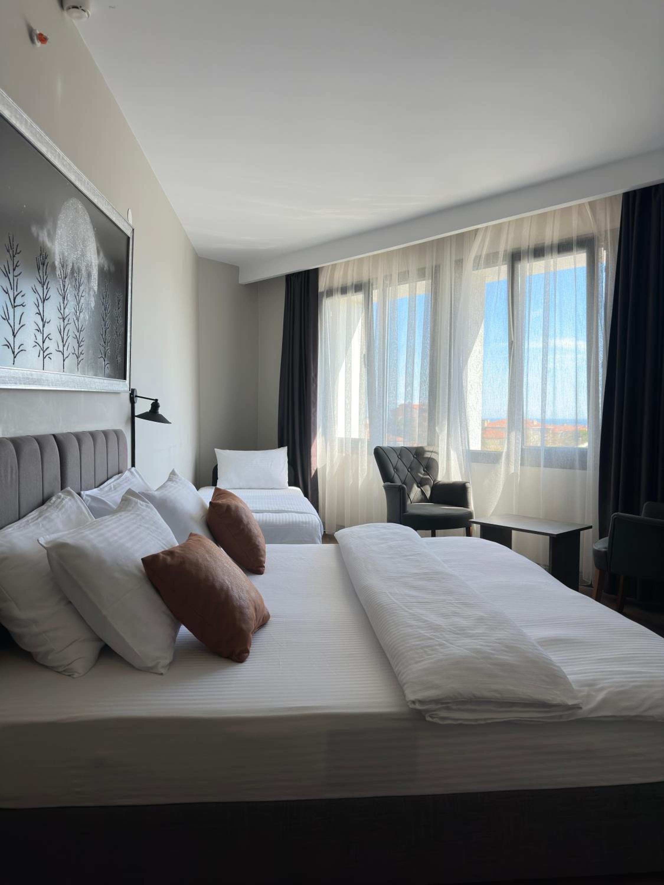 Luxury Triple Room photo 3