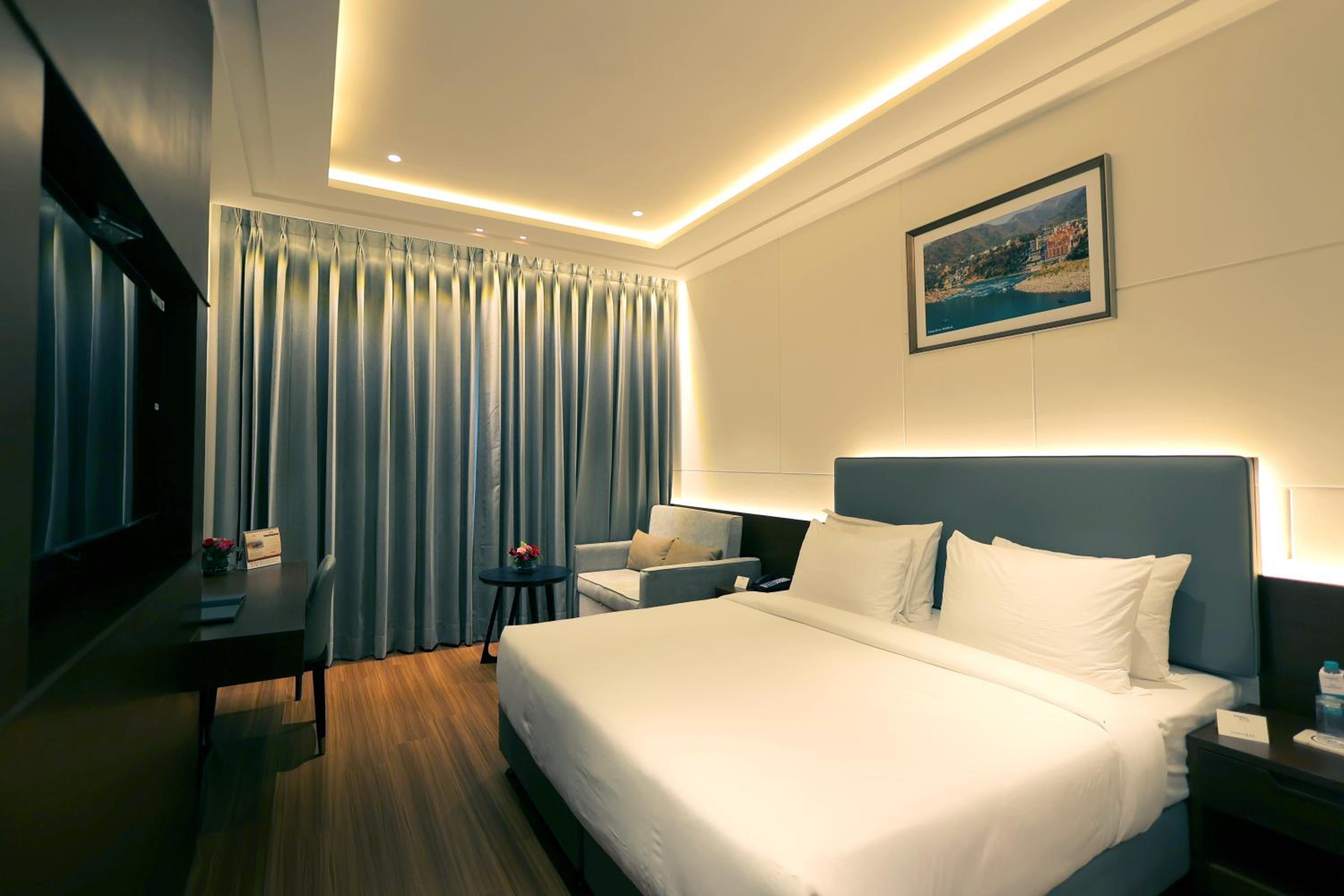 Deluxe King Room photo 3