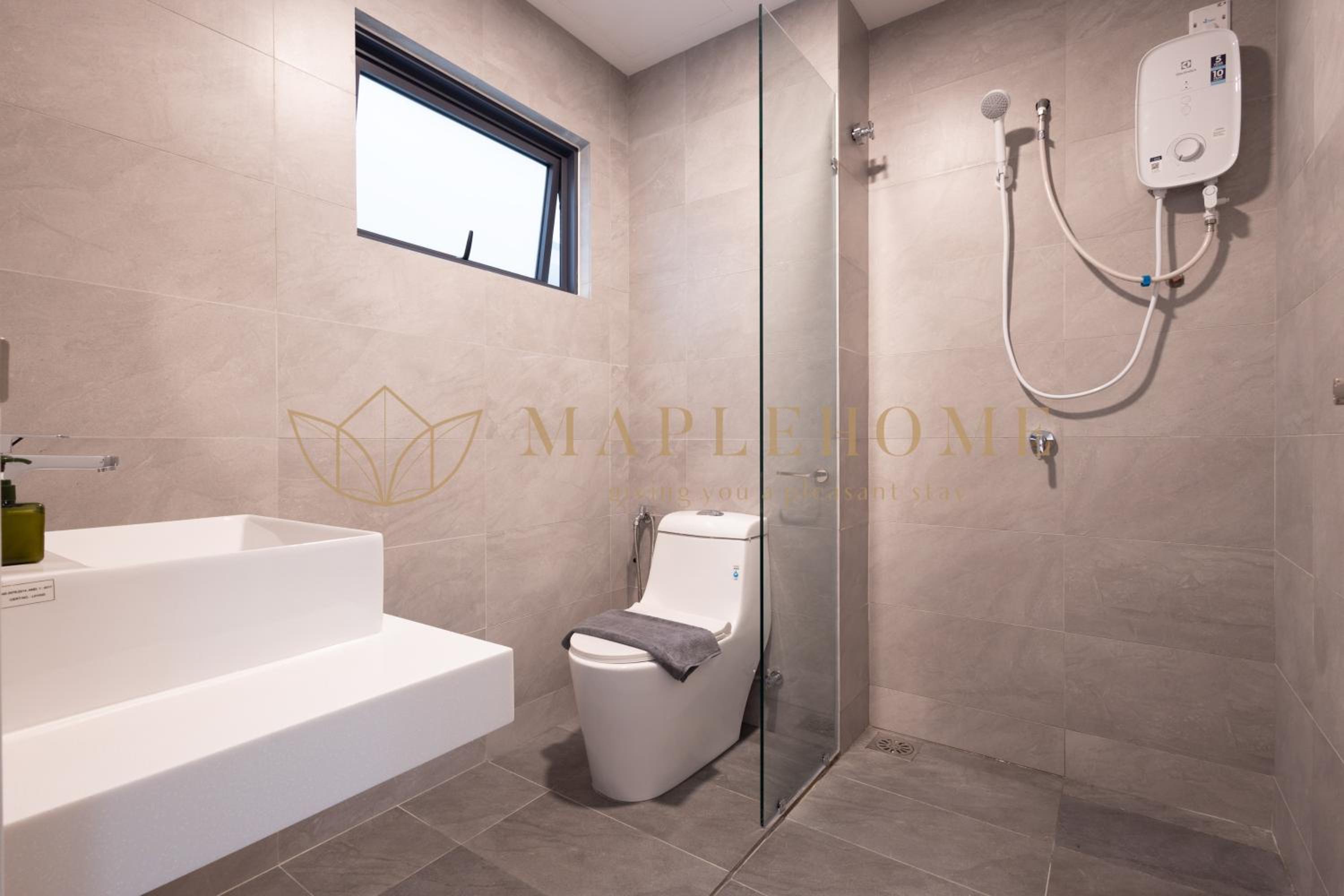 Deluxe Queen Suite - Photo 14