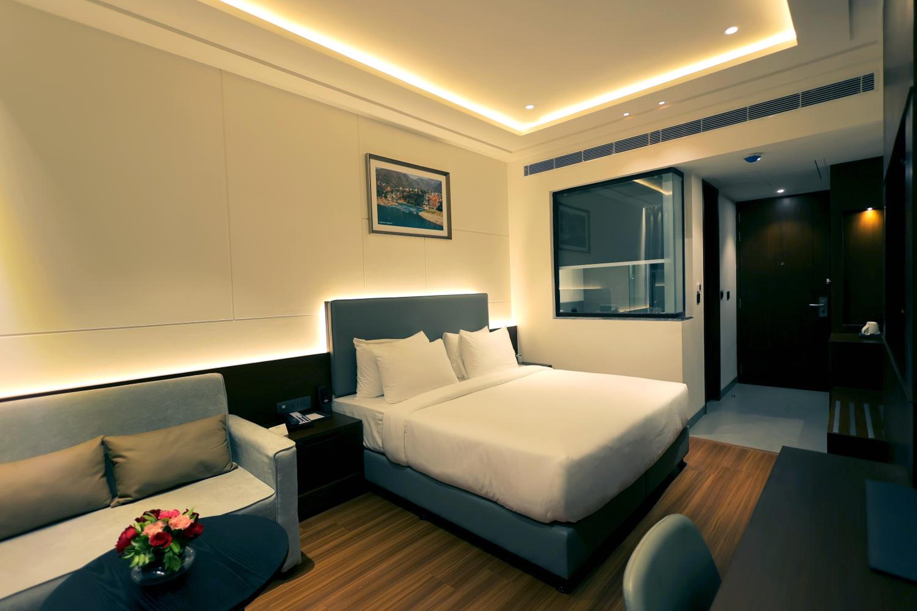 Deluxe King Room photo 1