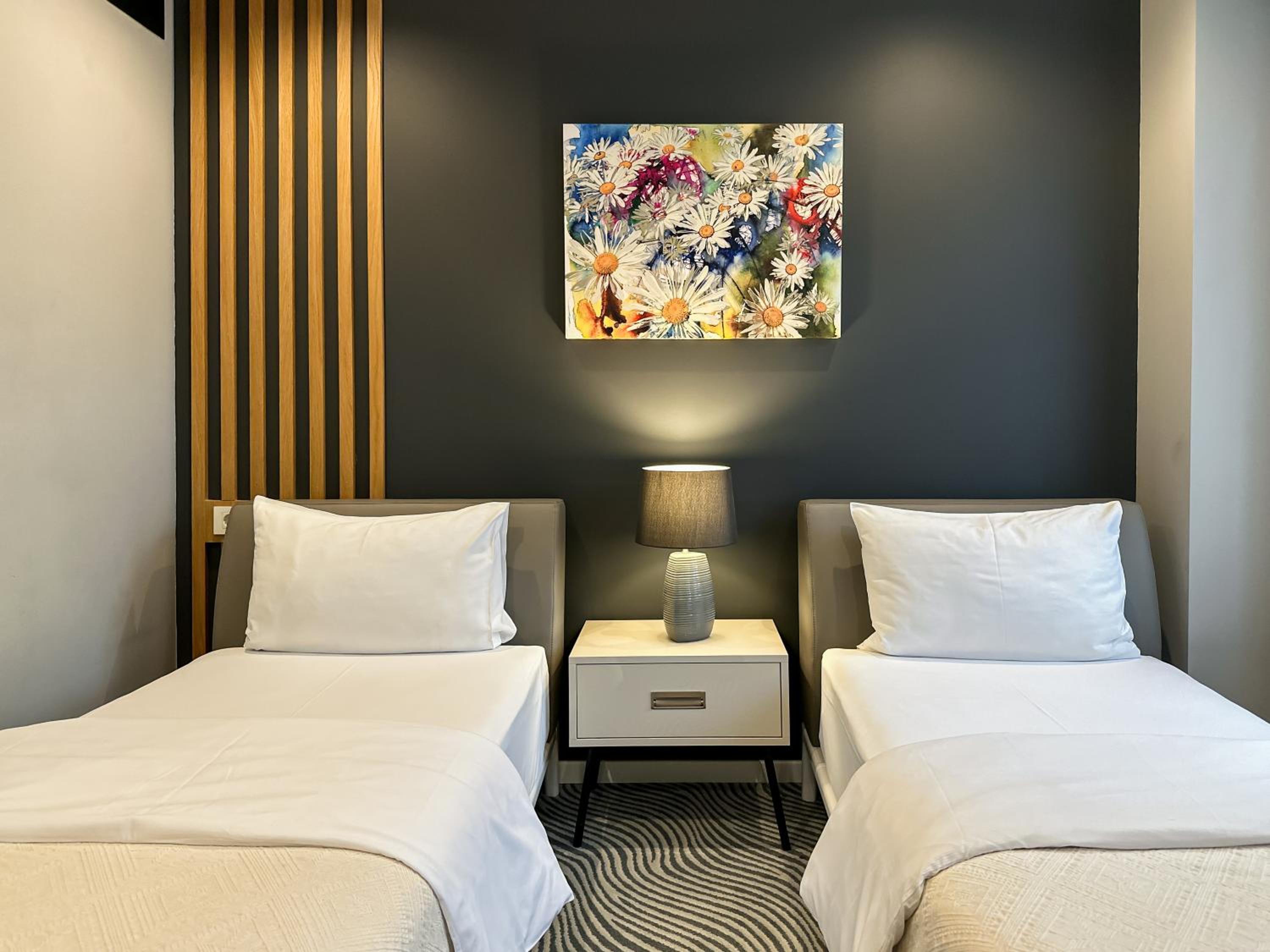 Standard Twin Room - Photo 5
