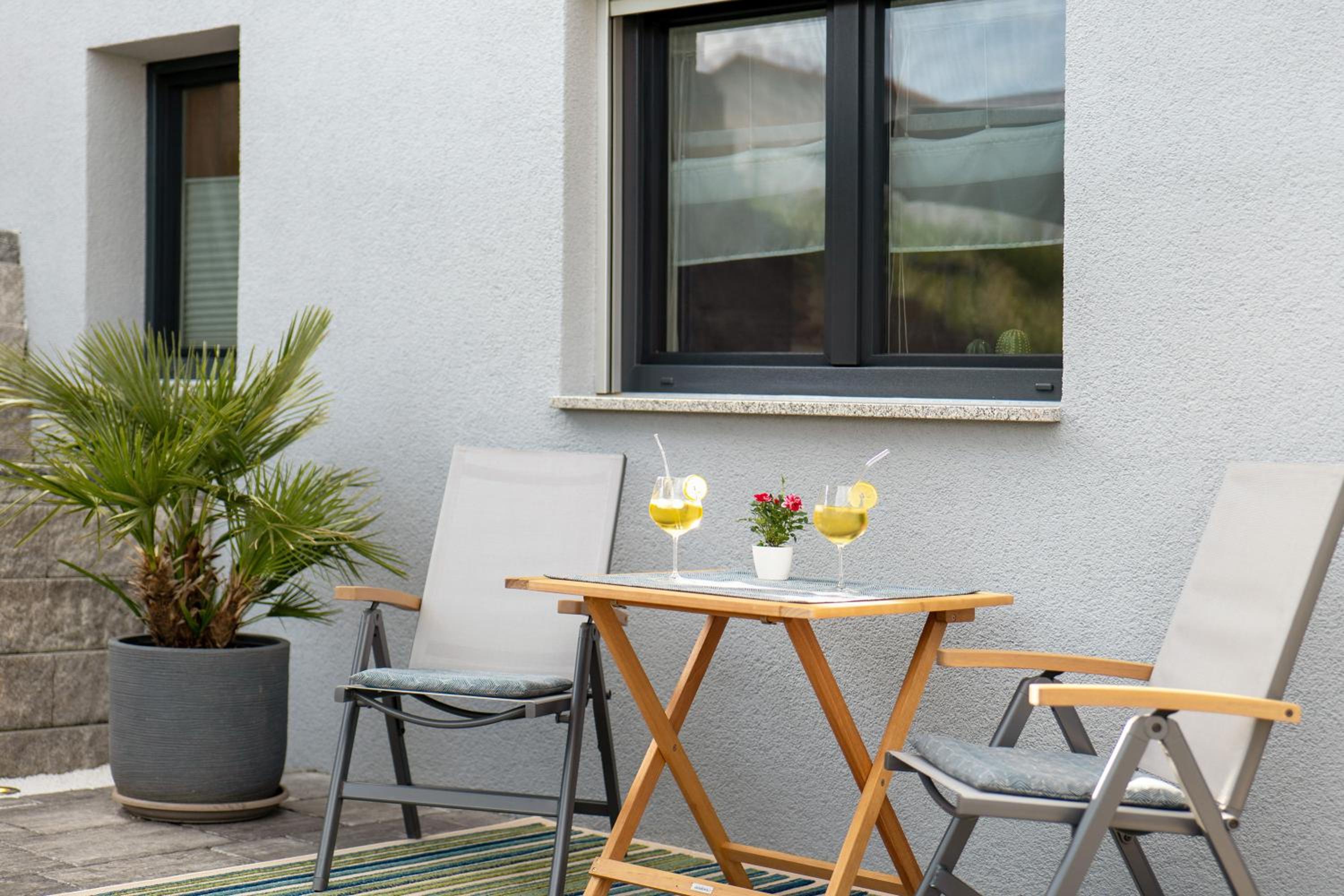 One-Bedroom Apartment with Garden View photo 2