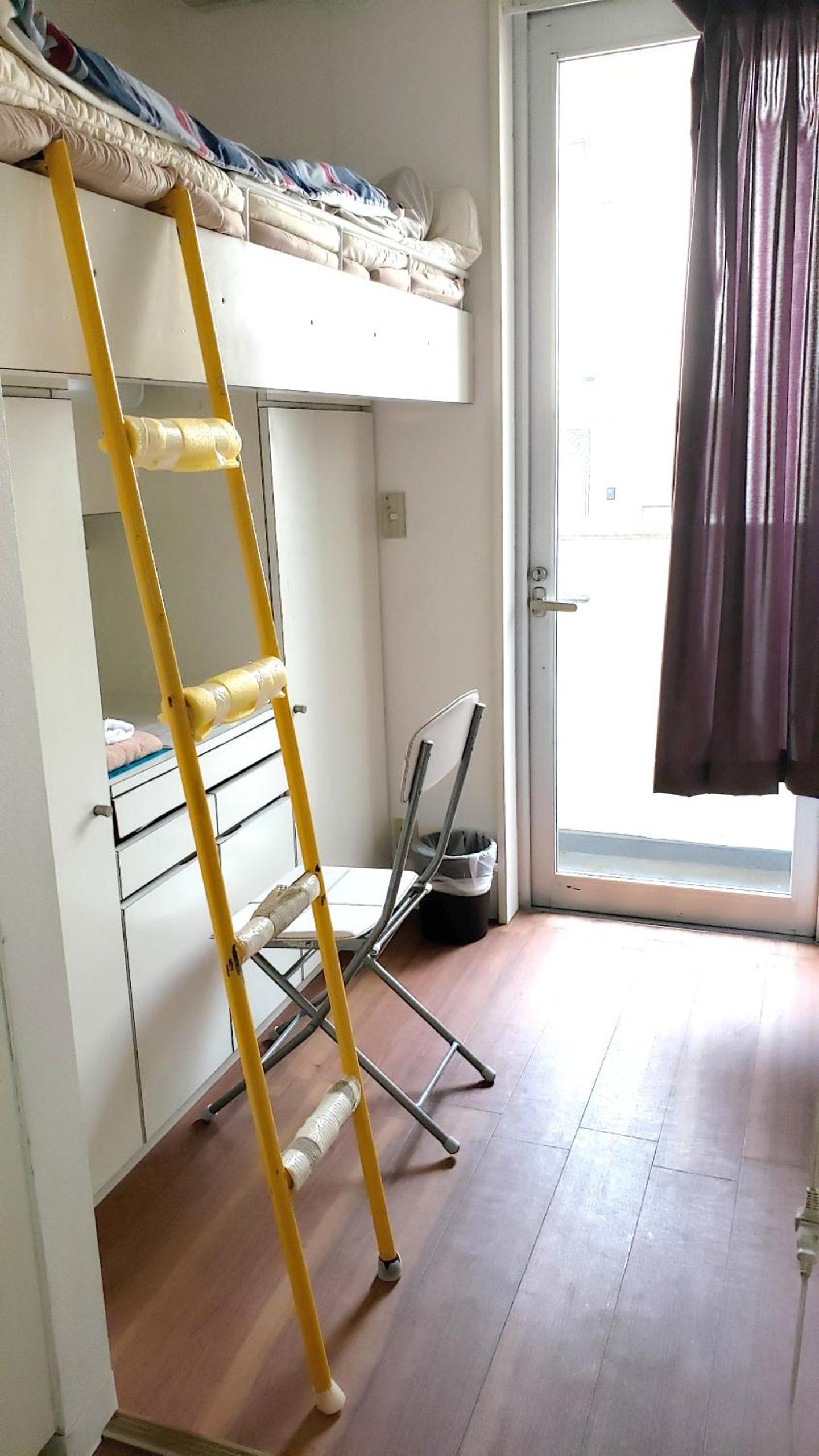Single Room with Shared Bathroom photo 1