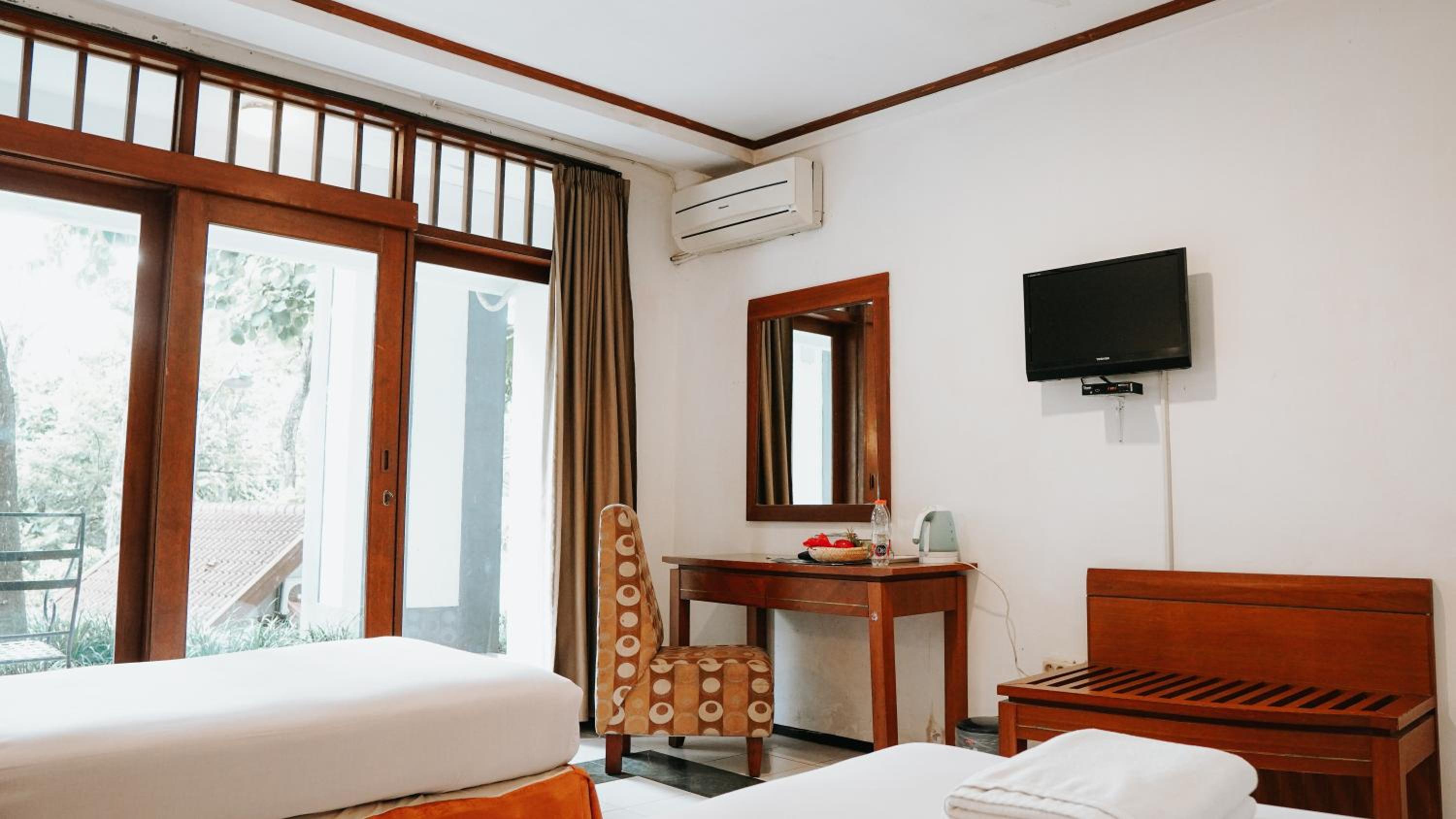 Standard Twin Room photo 2