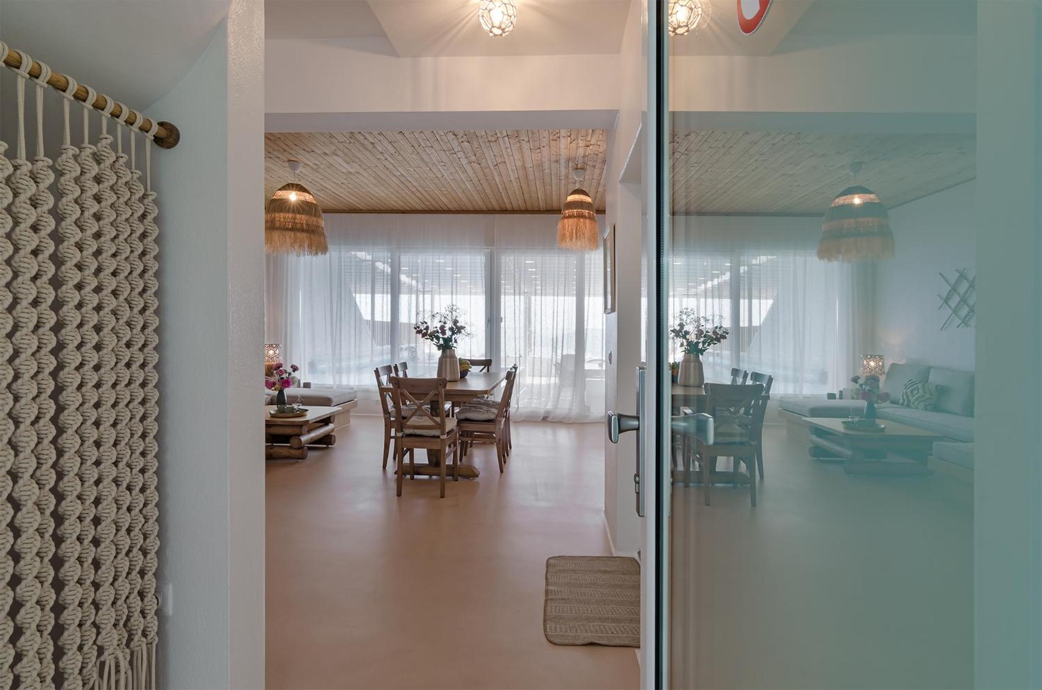 Three-Bedroom Apartment with Sea View photo 1
