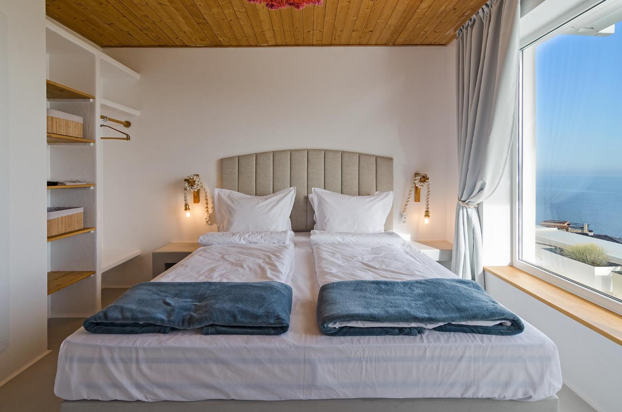 Three-Bedroom Apartment with Sea View photo 2