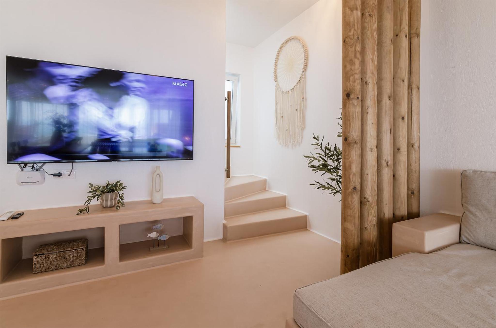 Three-Bedroom Apartment with Sea View photo 3