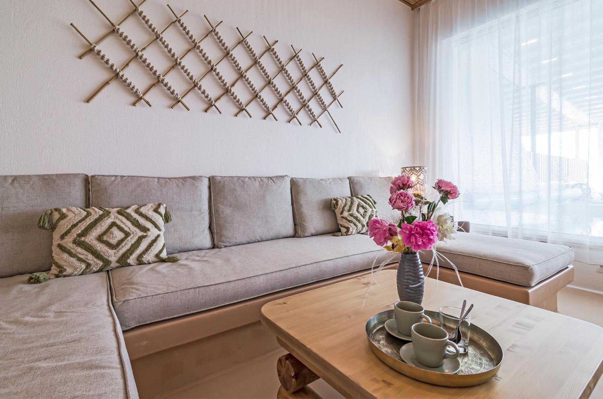 Three-Bedroom Apartment with Sea View photo 2