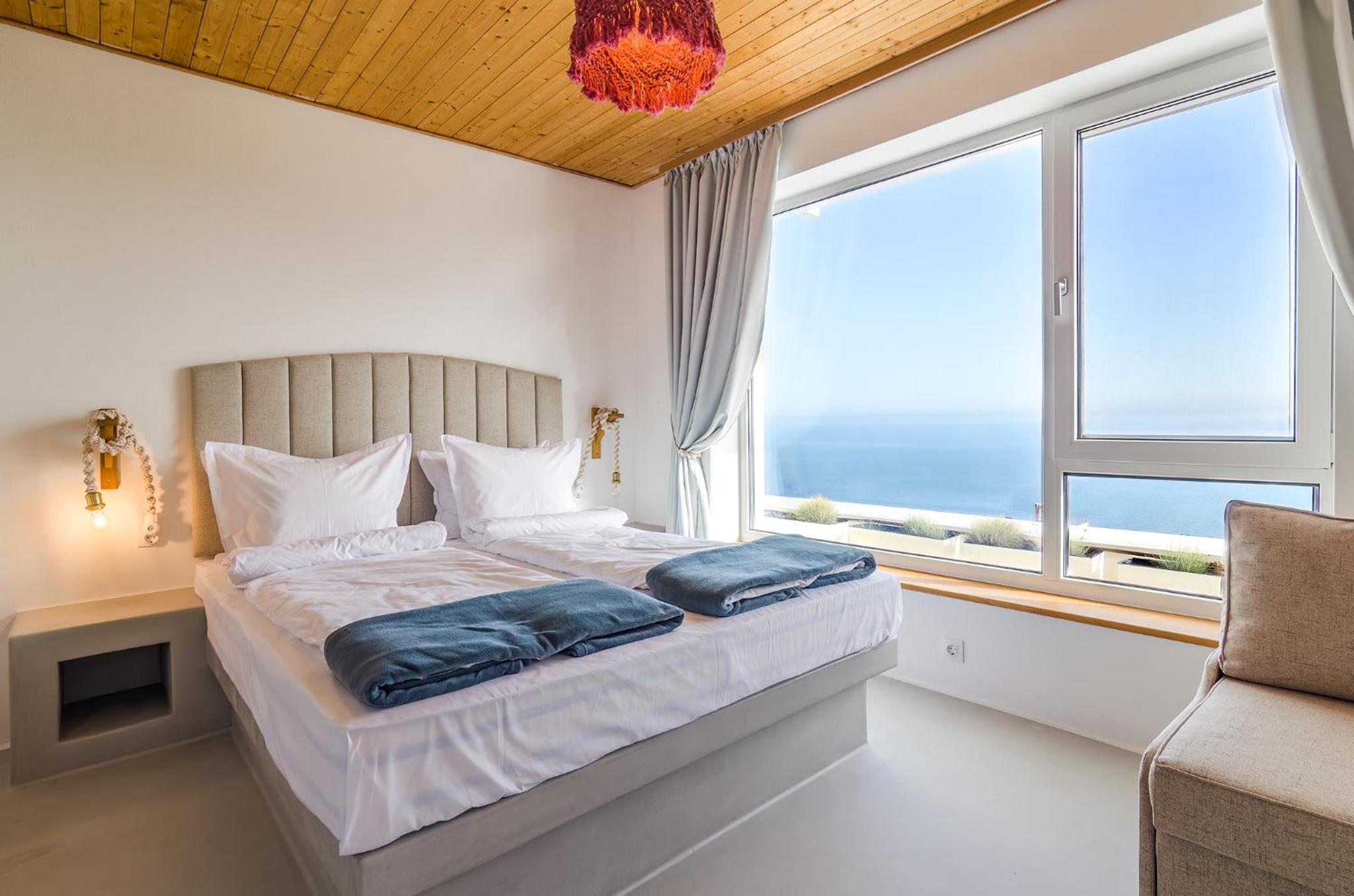 Three-Bedroom Apartment with Sea View photo 3