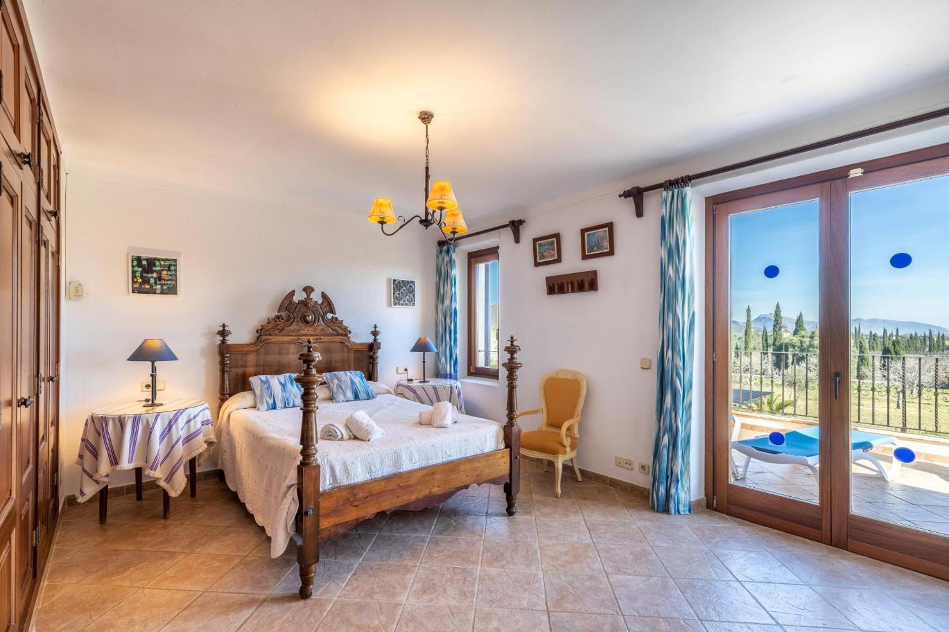 Villa de Cuatro Habitaciones