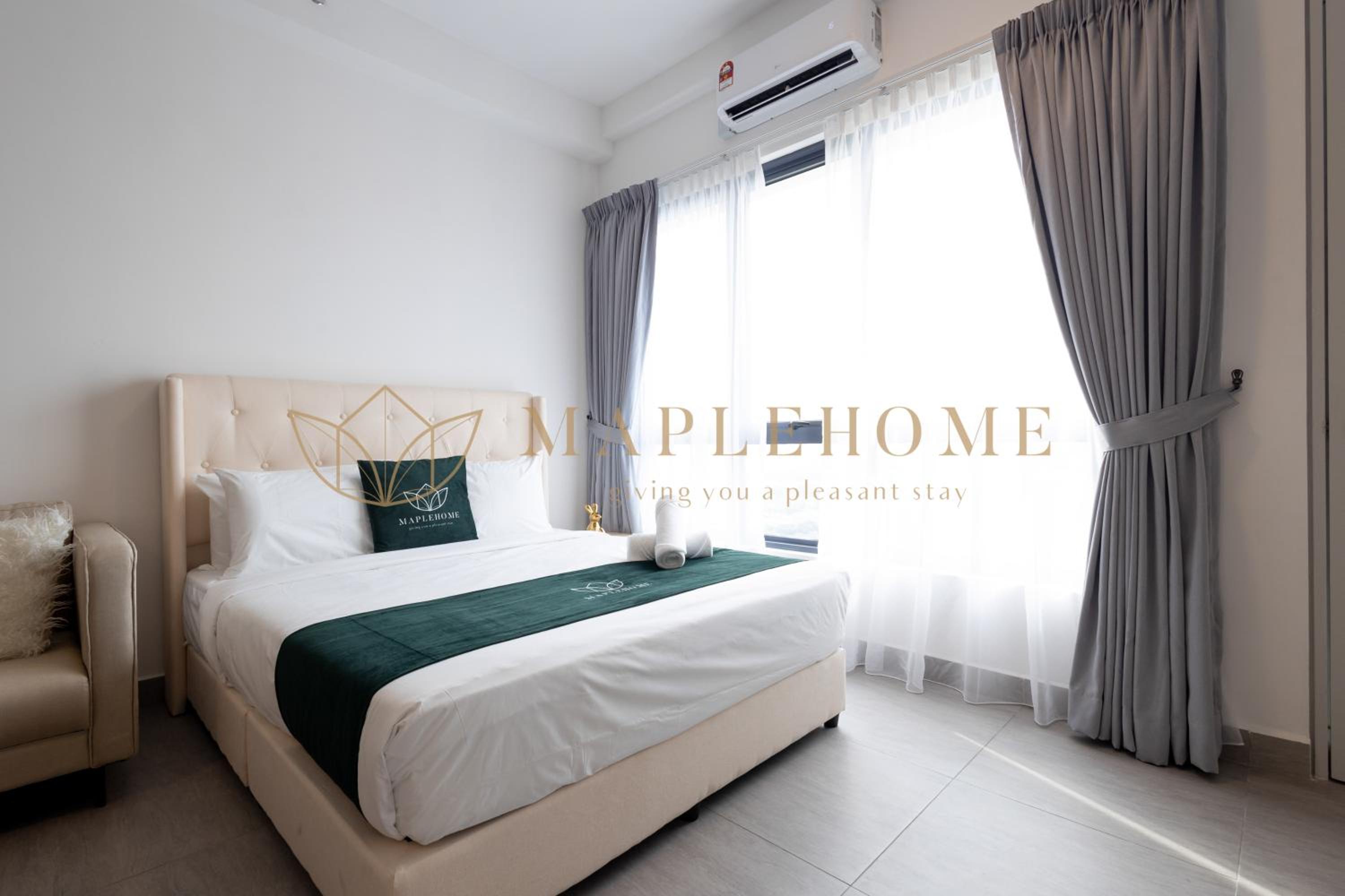Deluxe Queen Suite - Photo 17