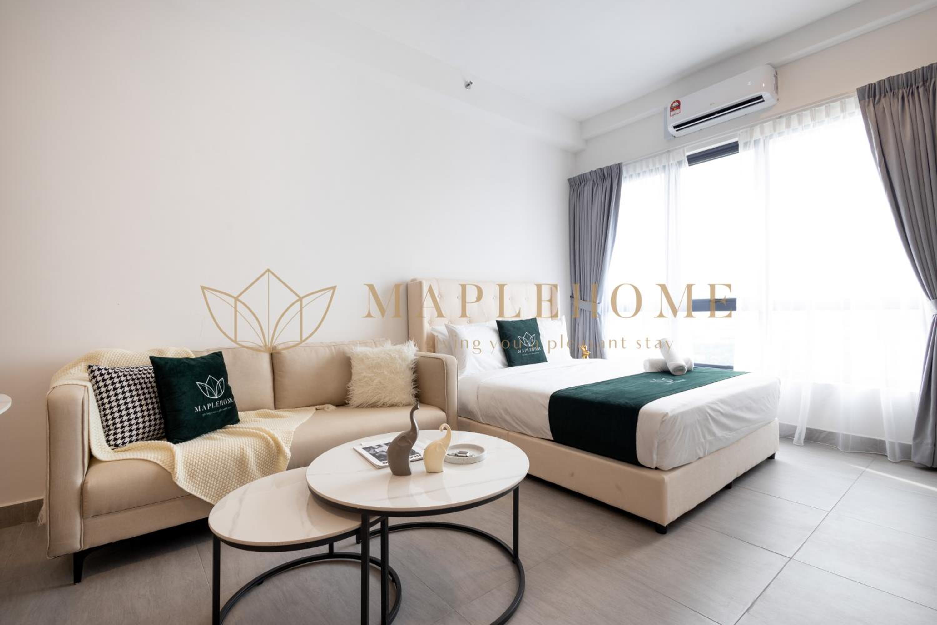 Deluxe Queen Suite - Photo 18