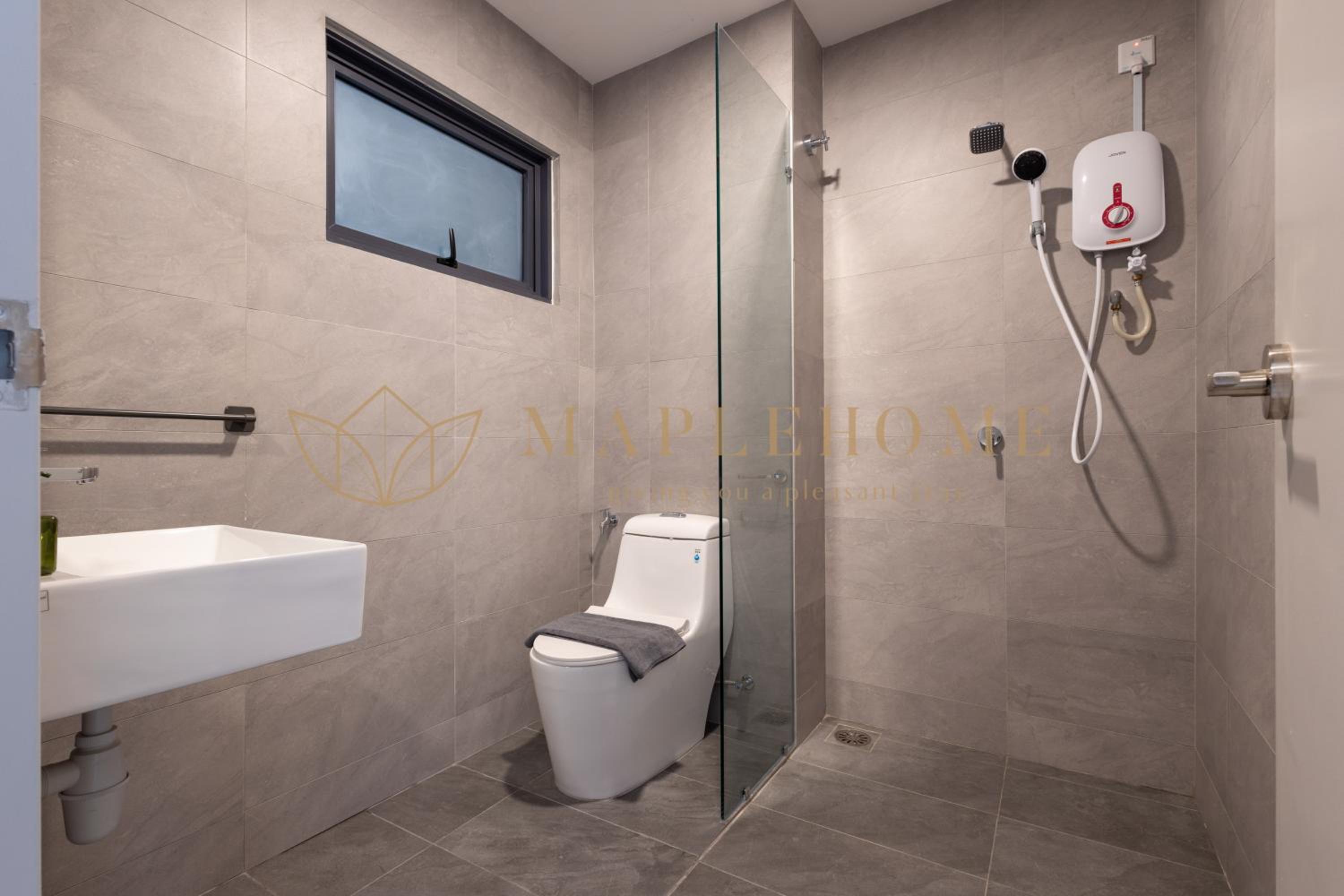 Deluxe Queen Suite - Photo 21