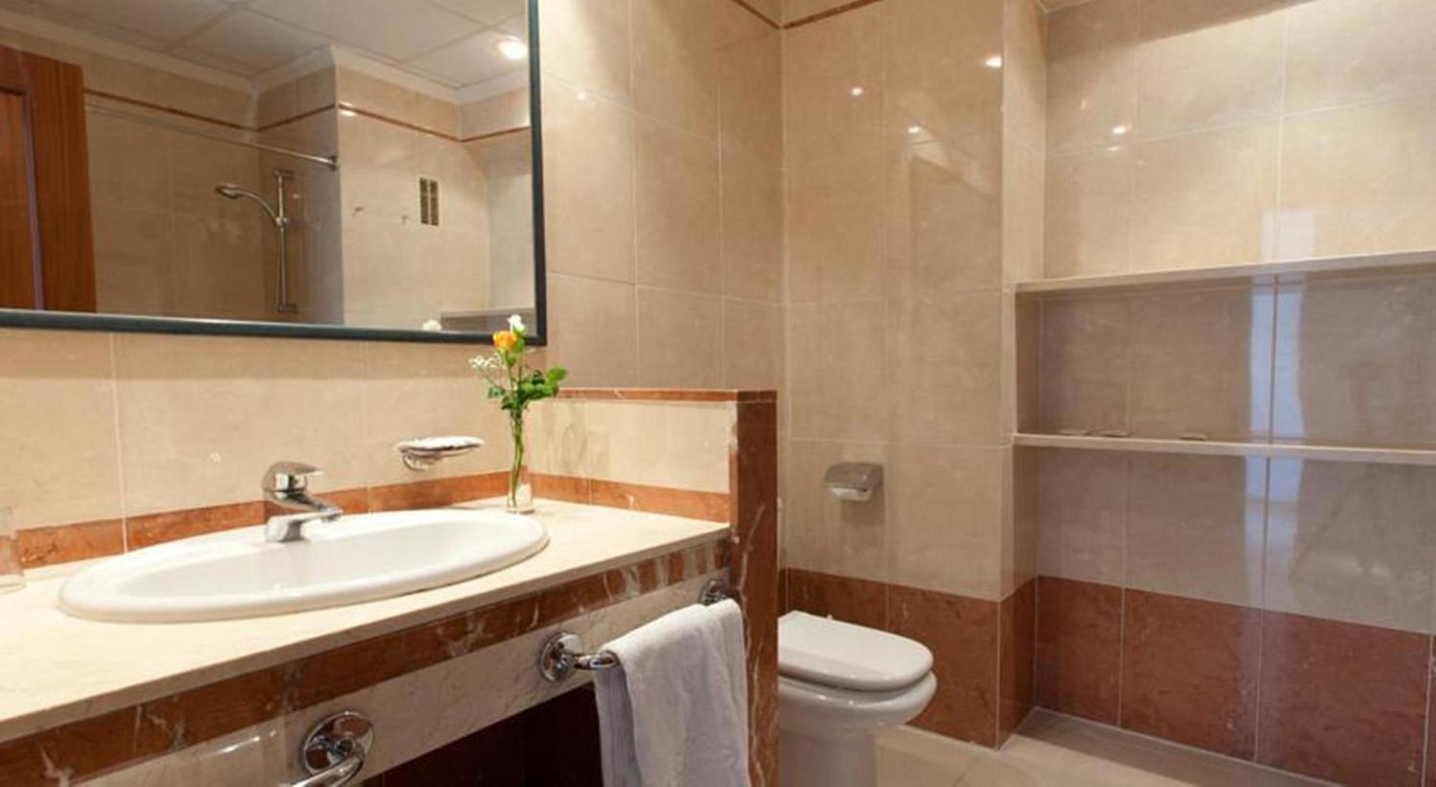 Double Room with Sea View - Photo 4