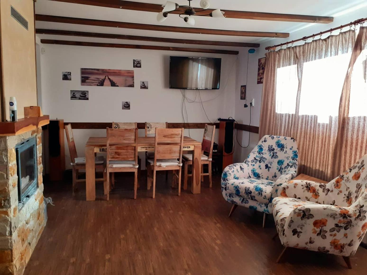 Three-Bedroom House photo 1