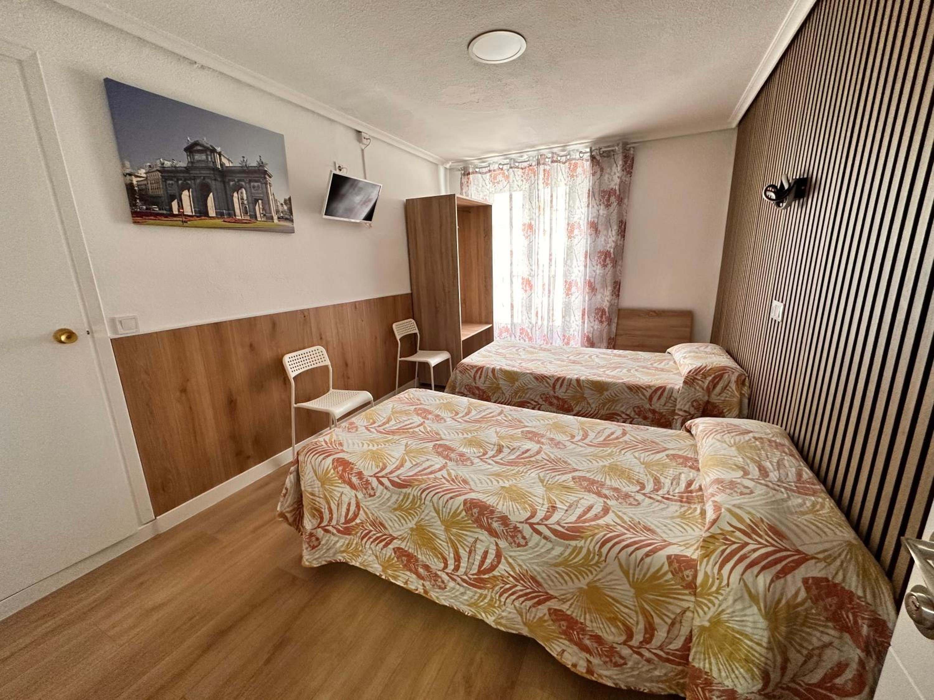 Double or Twin Room photo 3