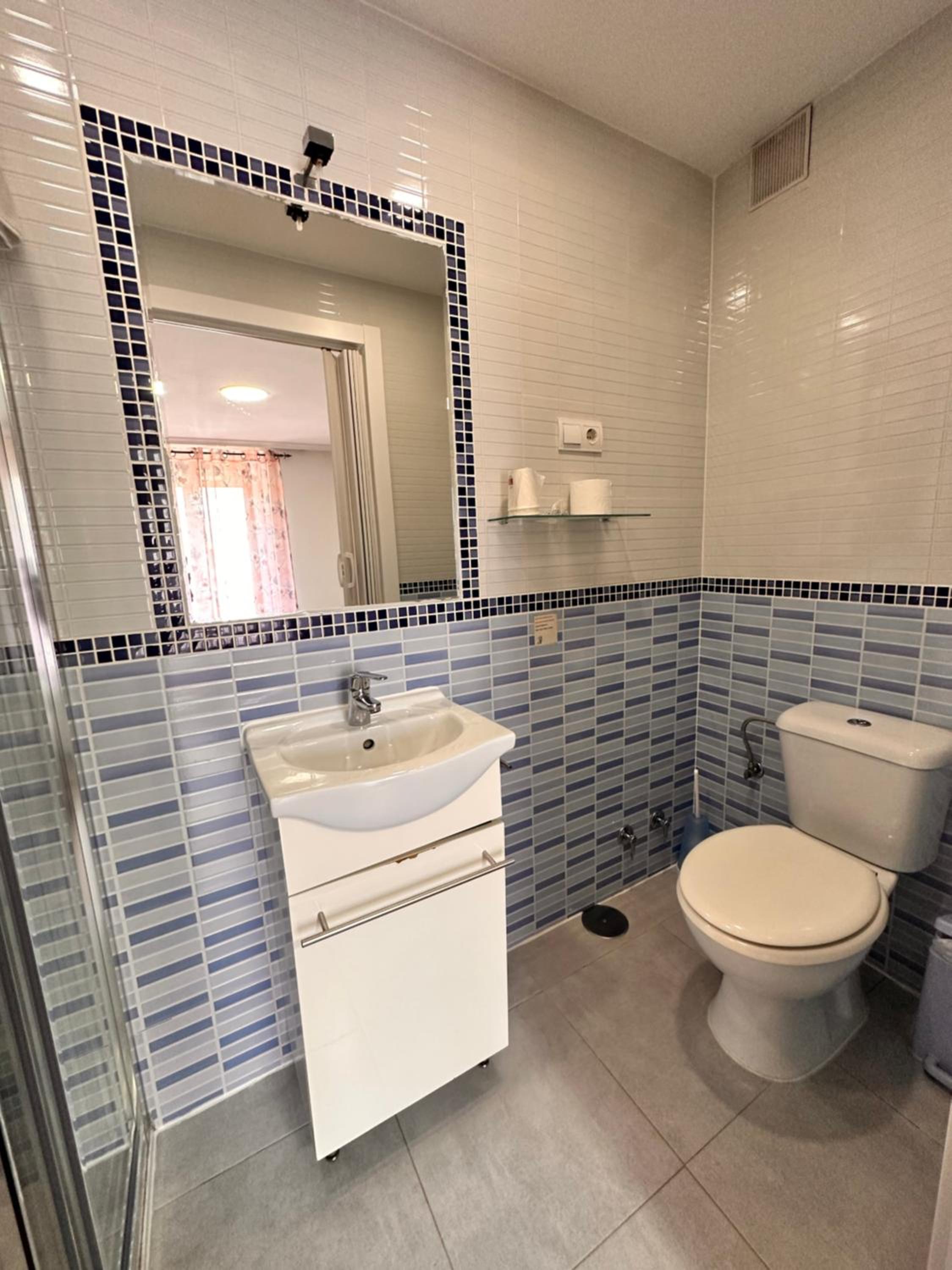 Double or Twin Room photo 3