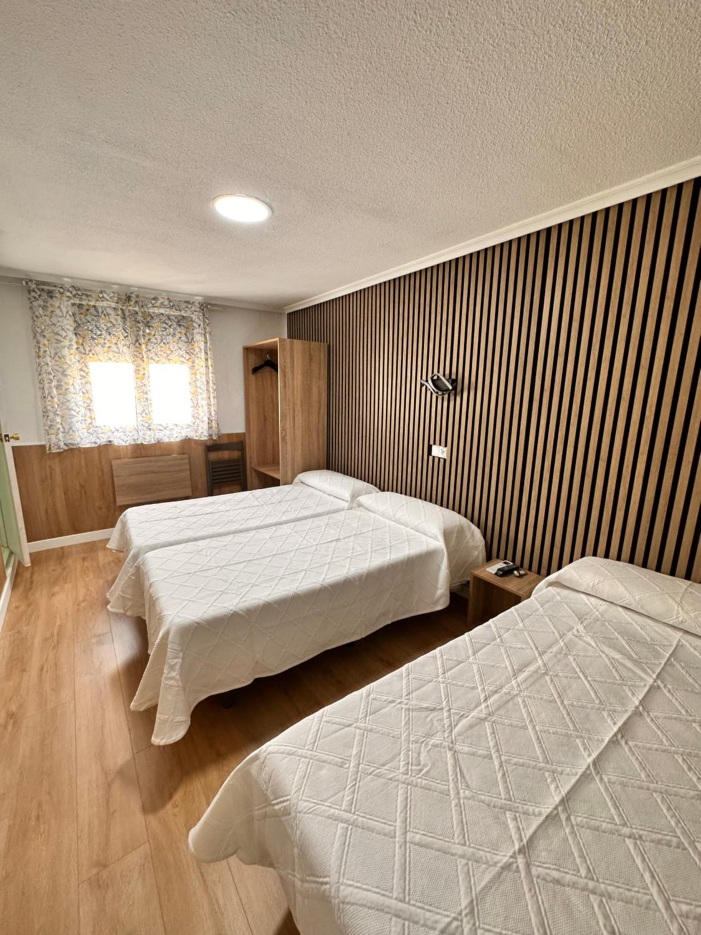 Double Room with Extra Bed photo 2