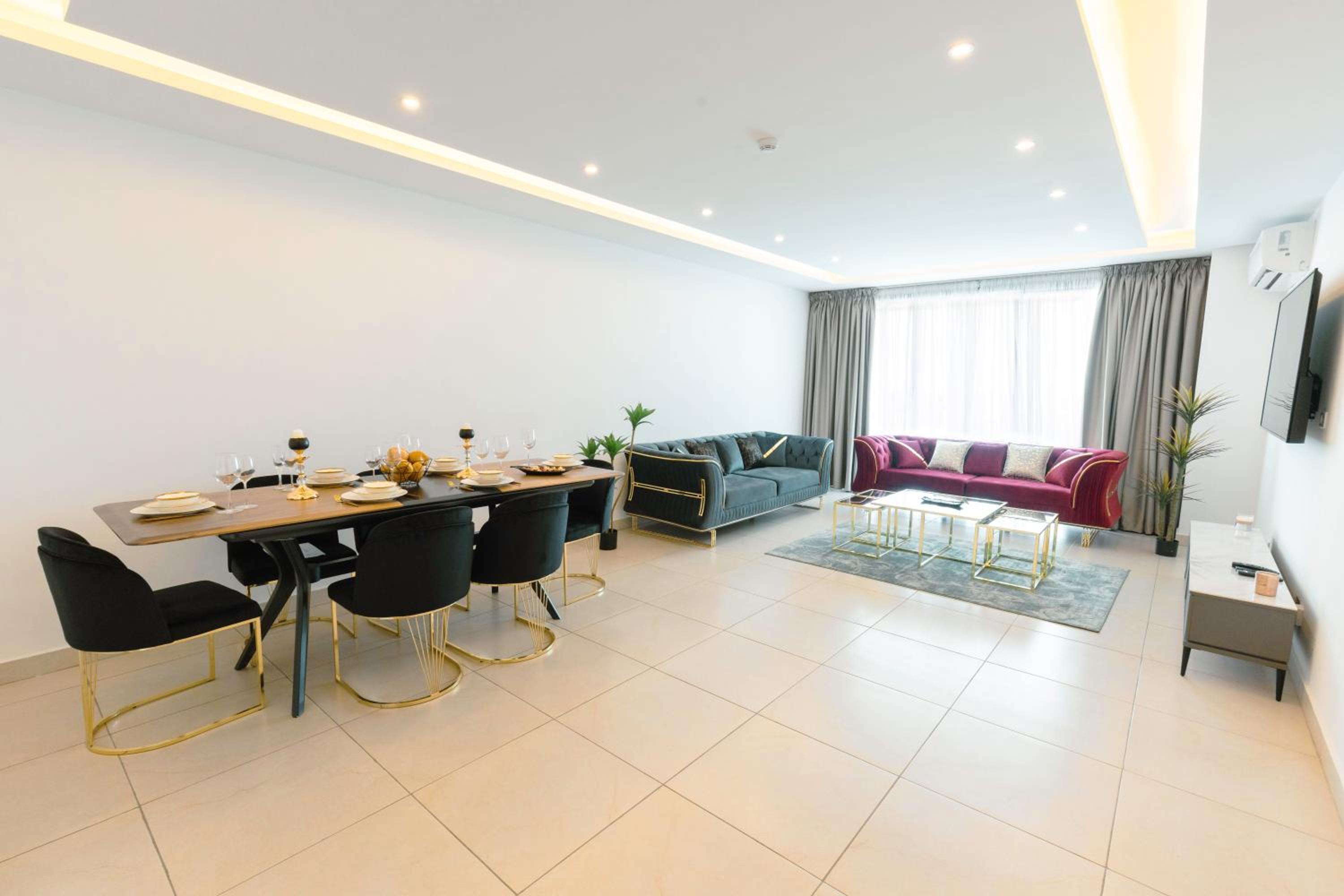 One-Bedroom Apartment