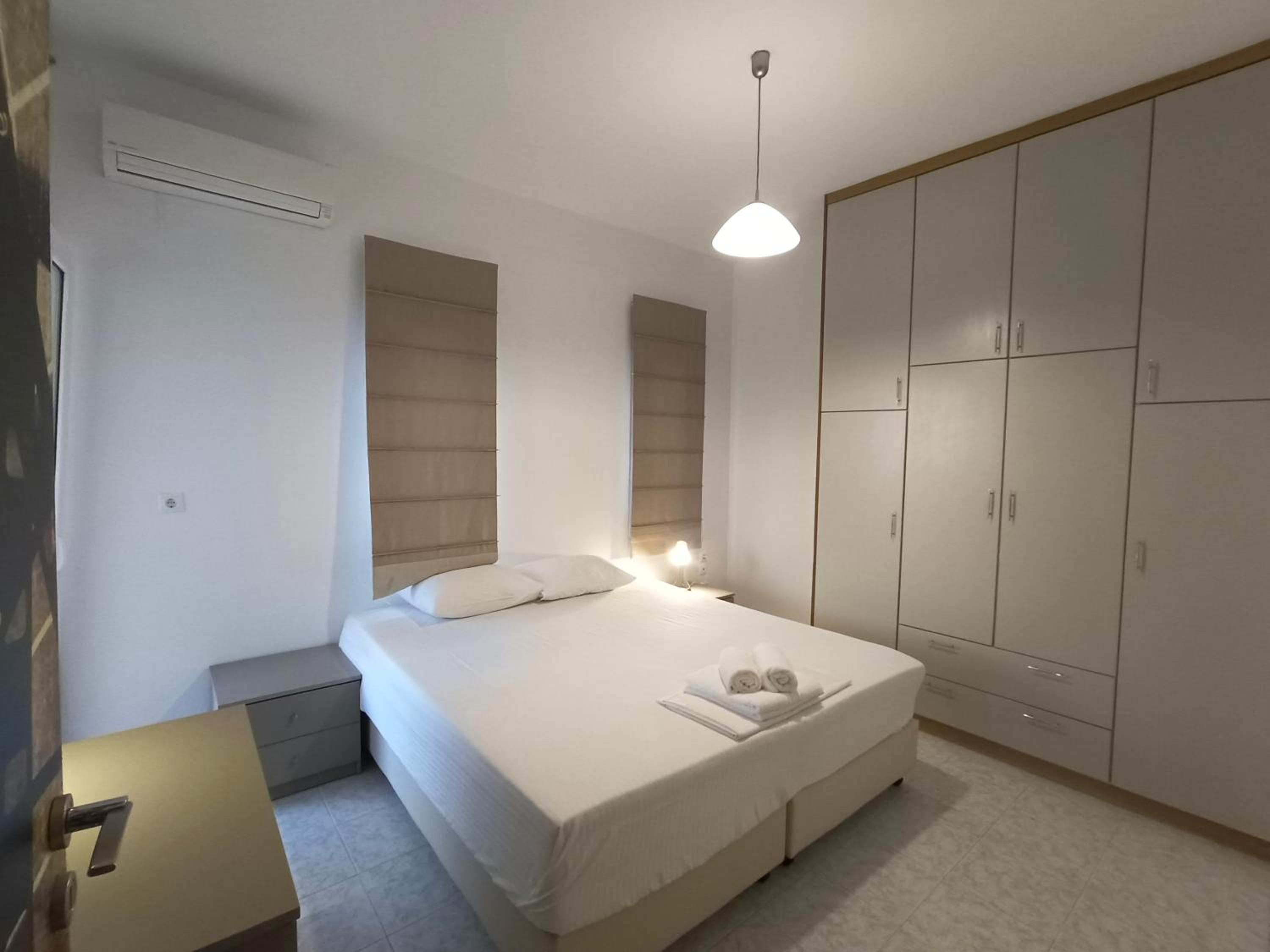 One-Bedroom House photo 1