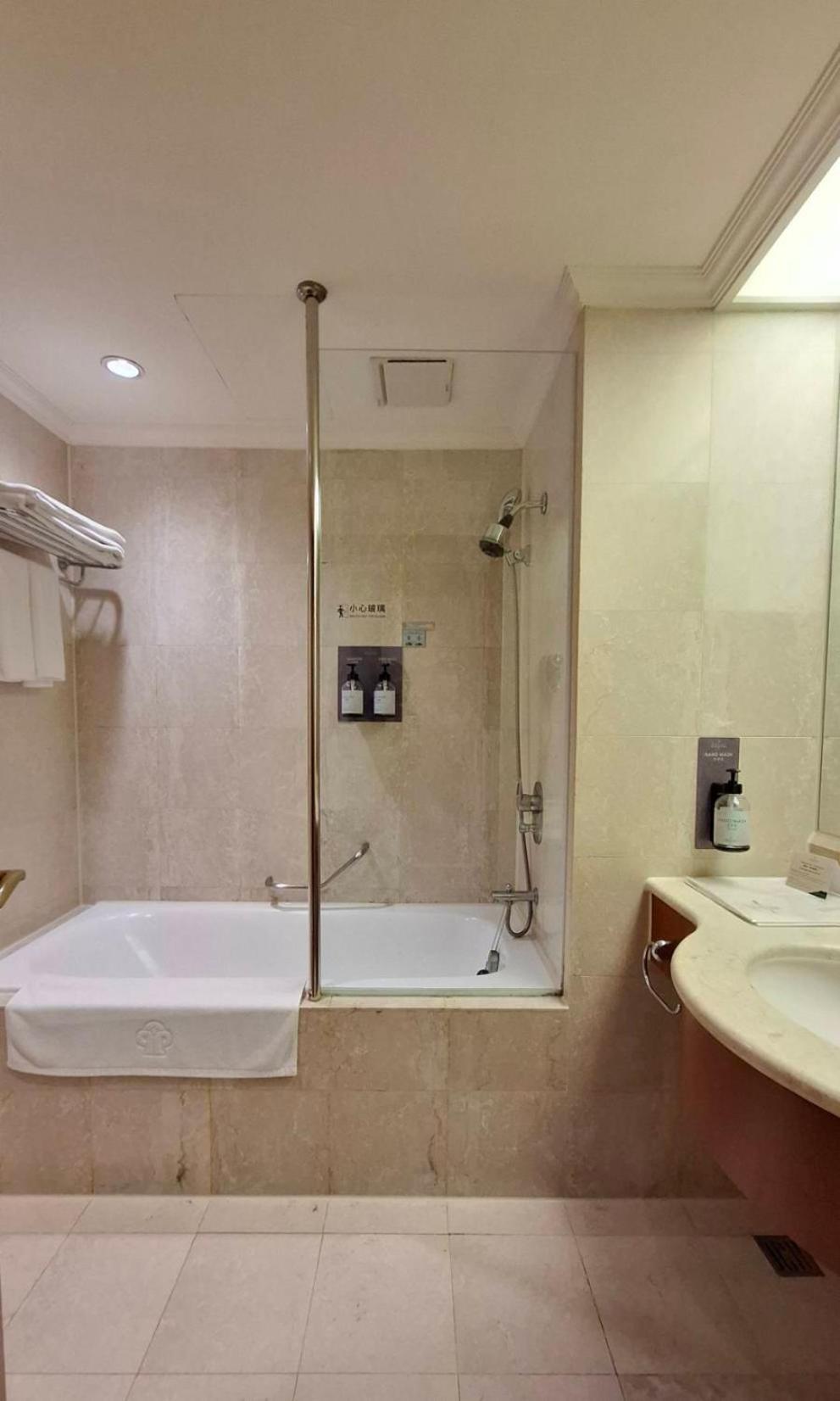 Classic Double Room - Photo 8
