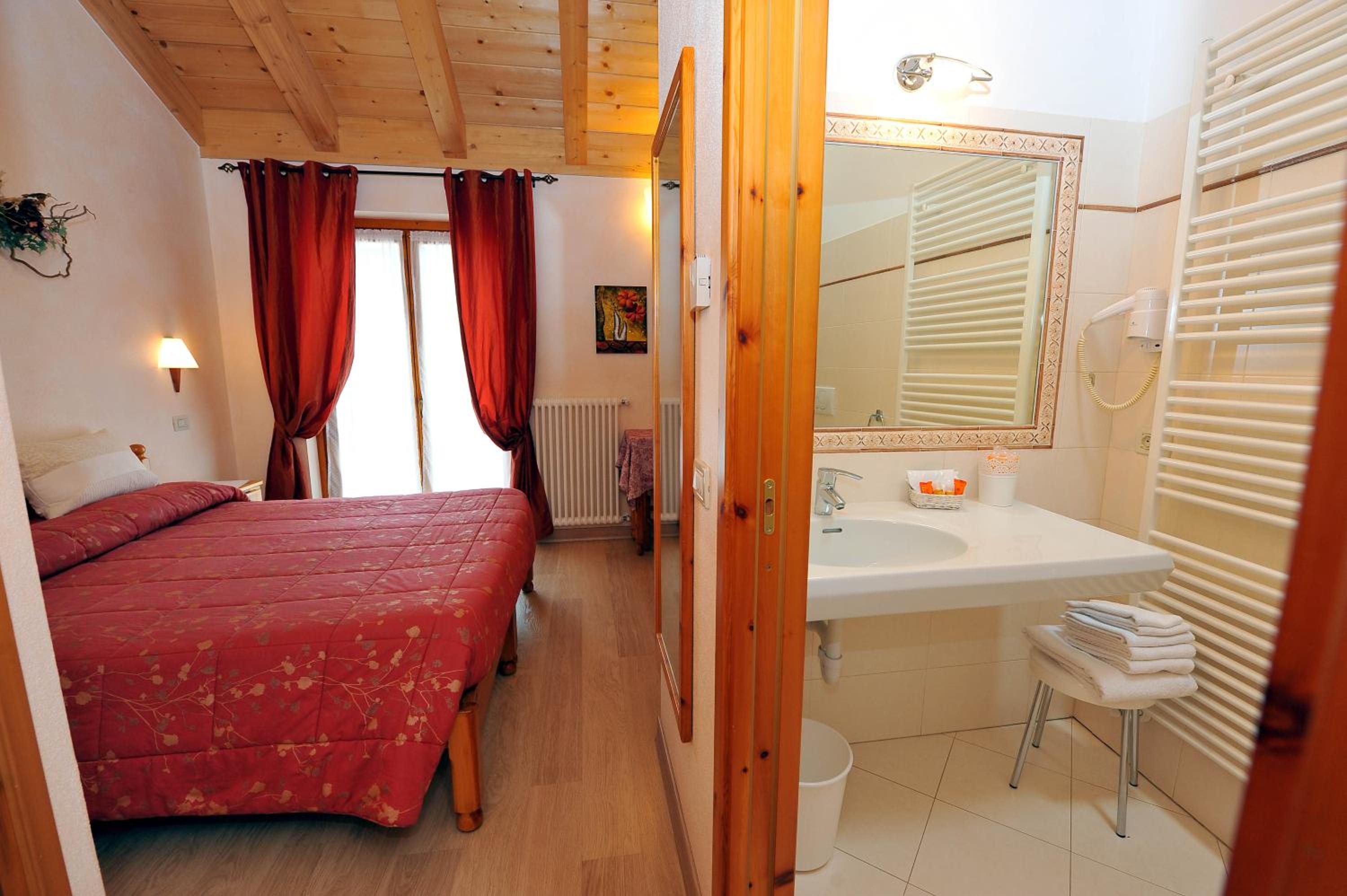 Superior Triple Room photo 3