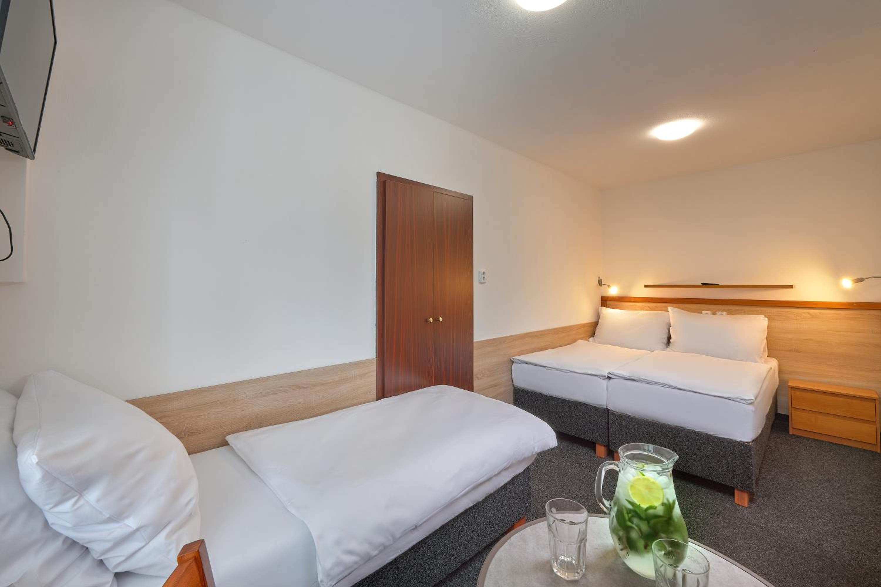 Triple Room with Bathroom photo 1