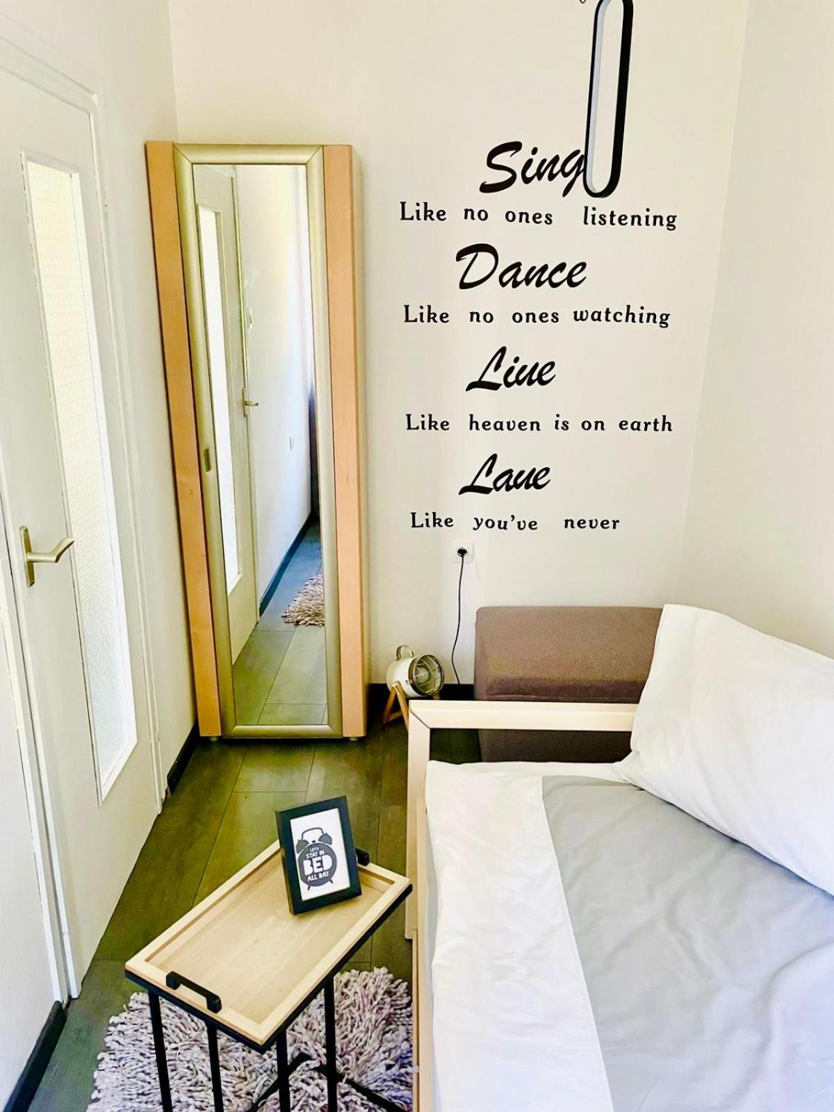 Two-Bedroom House photo 3