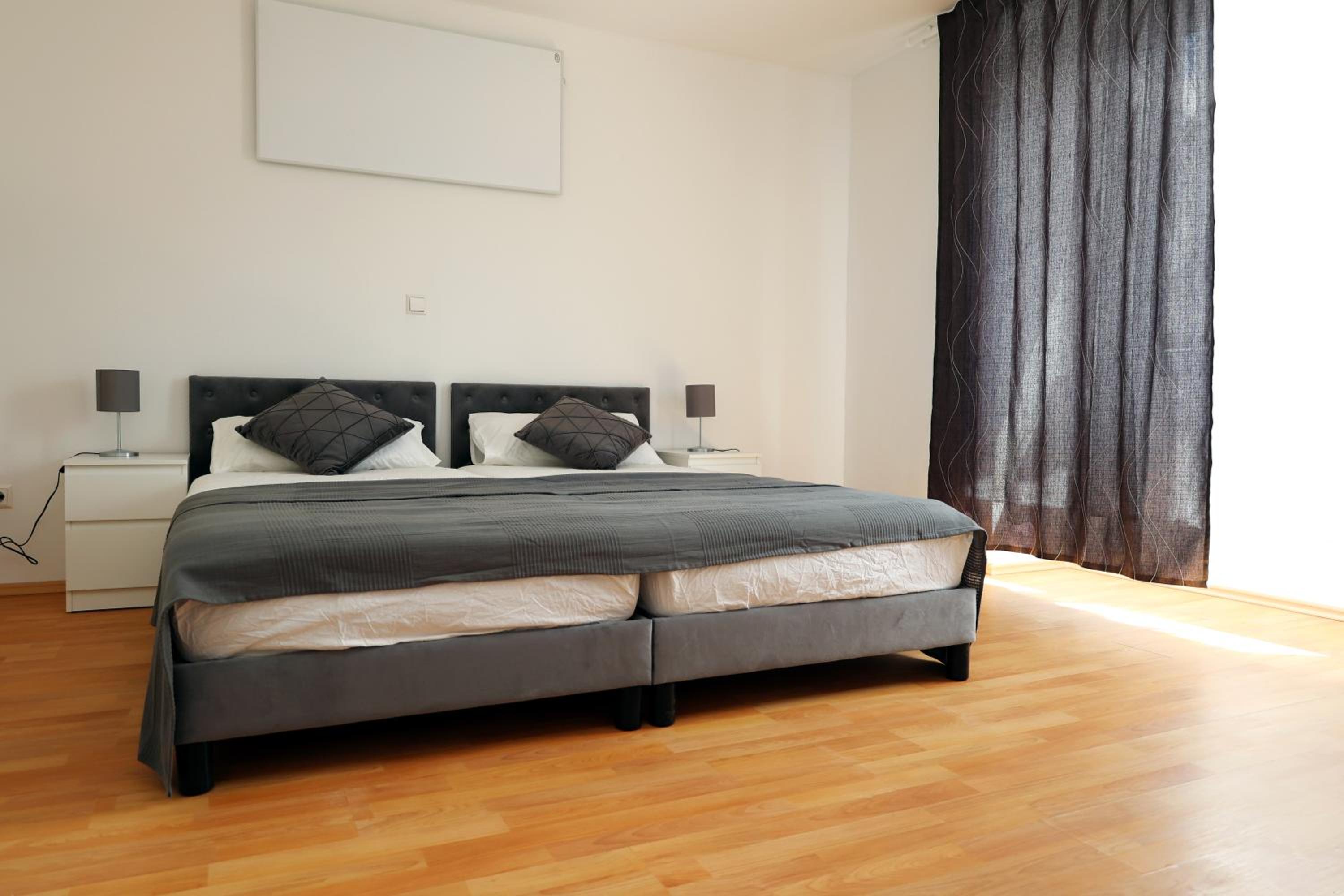 One-Bedroom Apartment with View photo 1