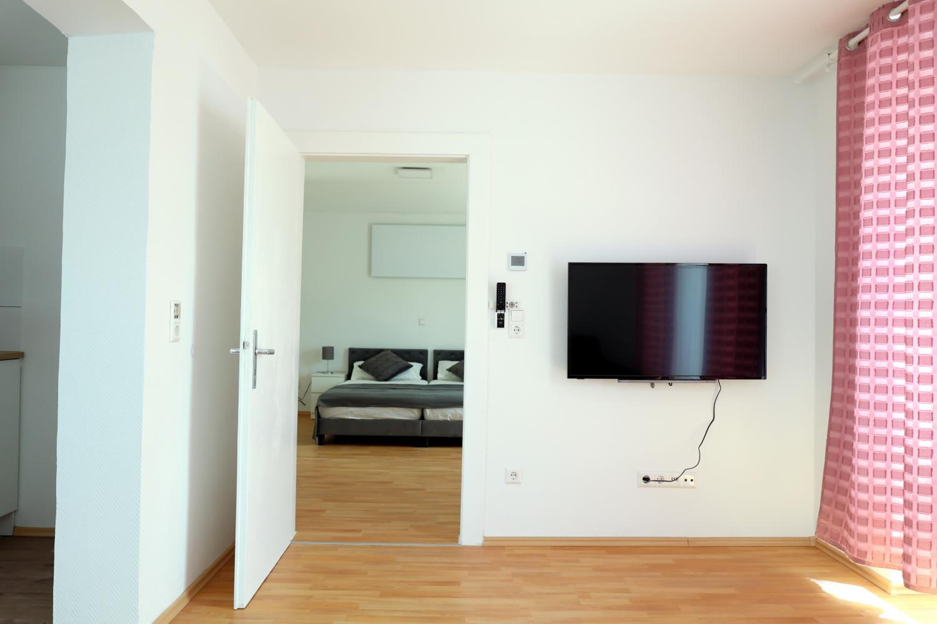 One-Bedroom Apartment with View photo 2
